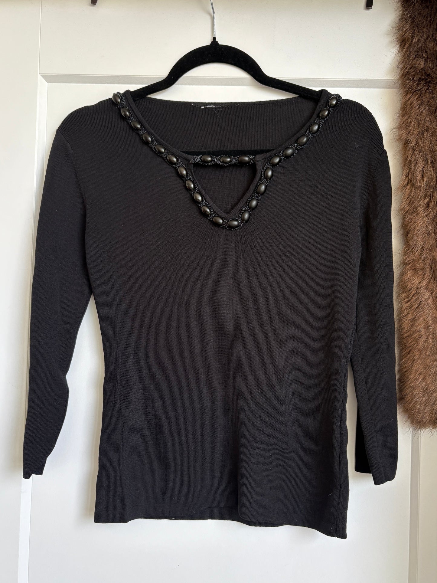 3/4 SLEEVE BLACK TOP