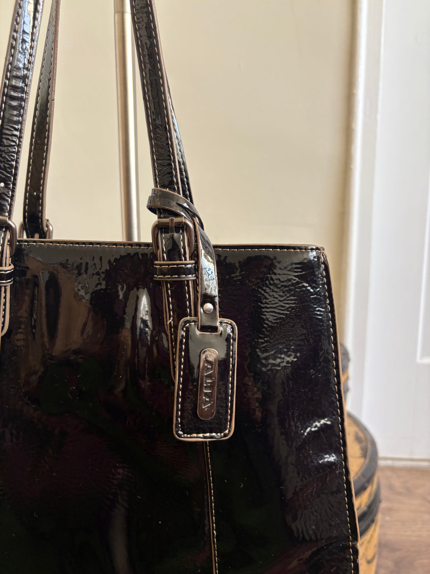 ALIA BLACK SHOULDER BAG