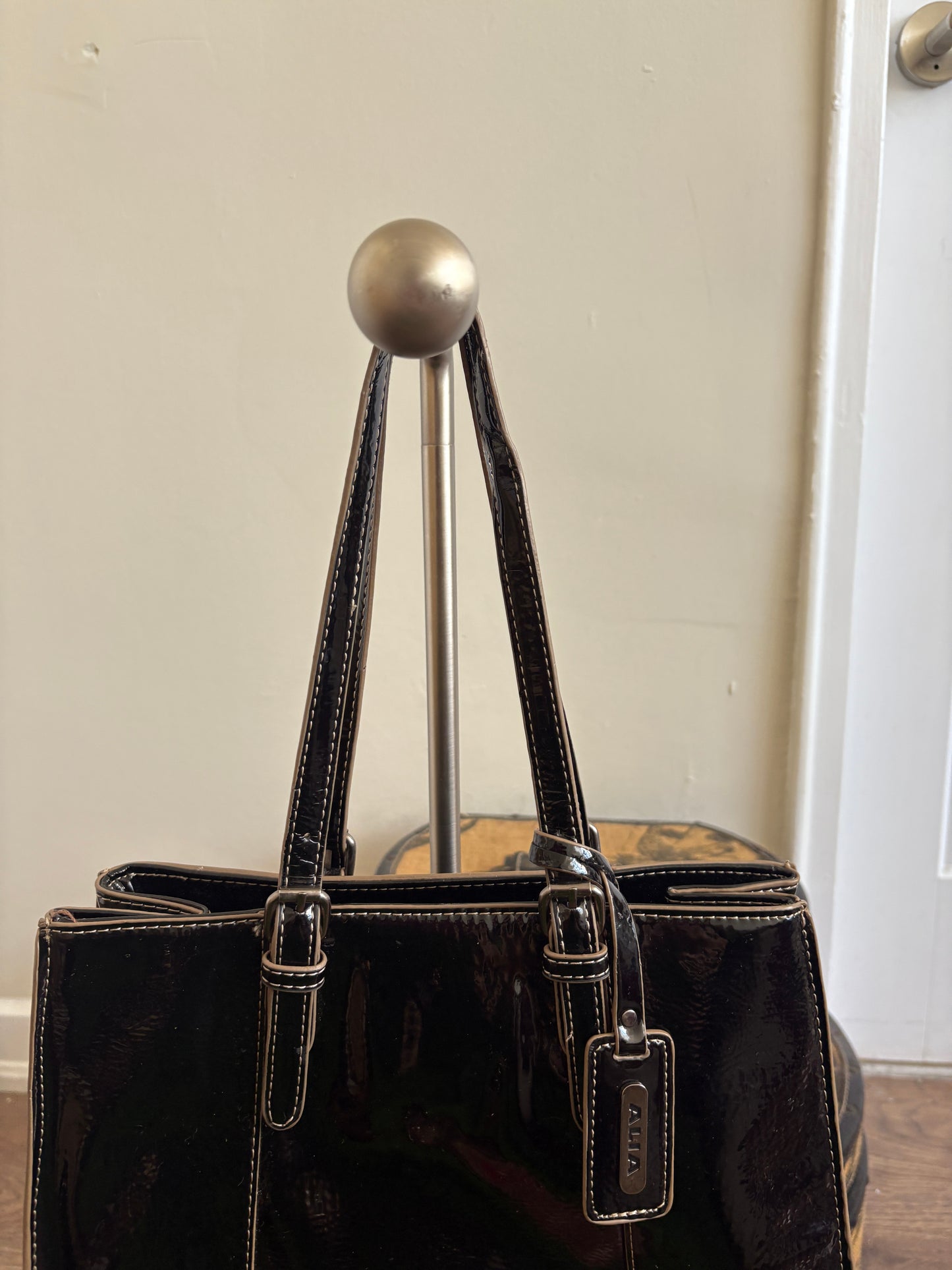ALIA BLACK SHOULDER BAG