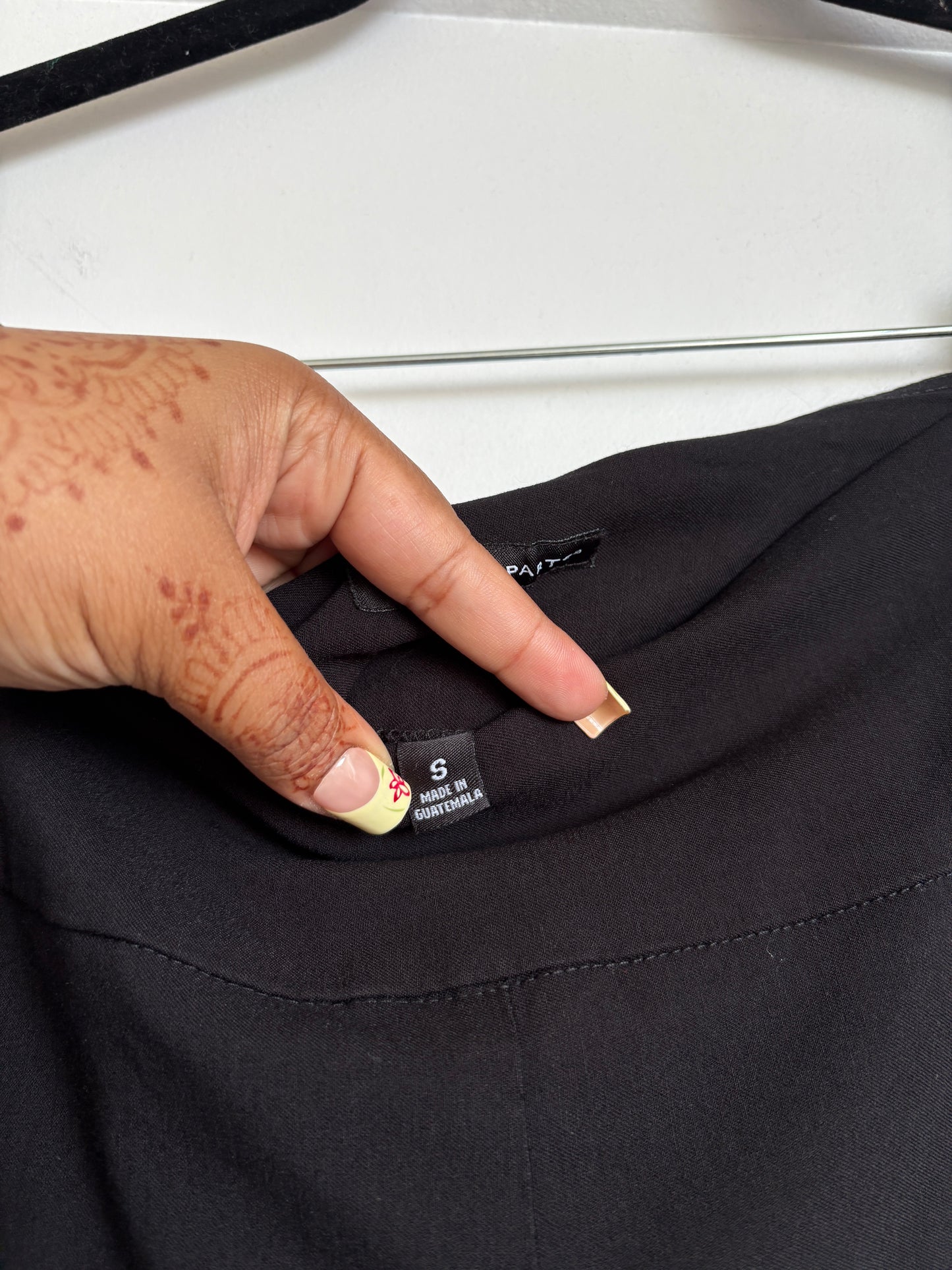 BLACK CAPRI PANTS WITH DIAMOND EMBELLISHMENTS