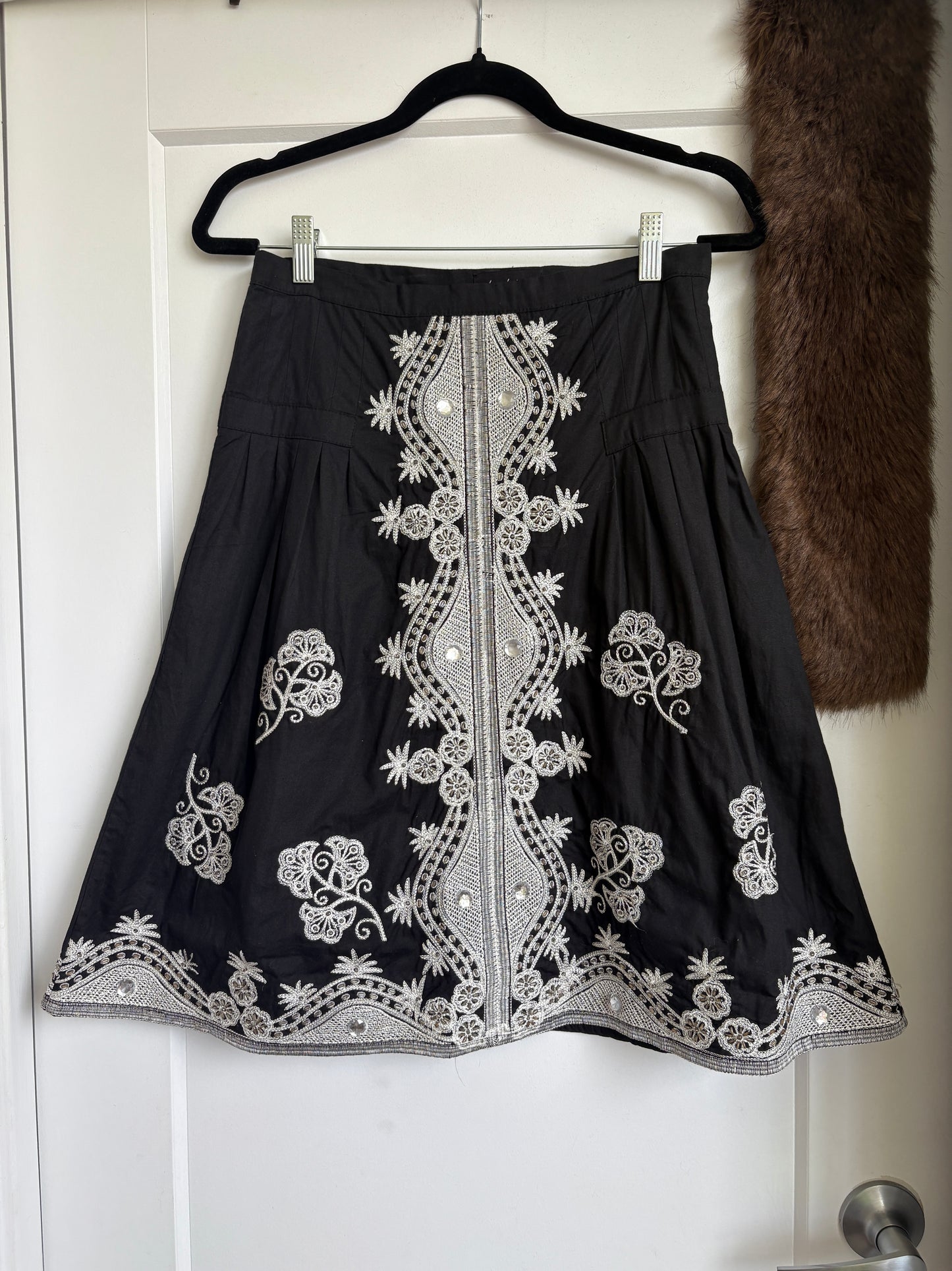BLACK EMBELLISHED SKIRT - XS