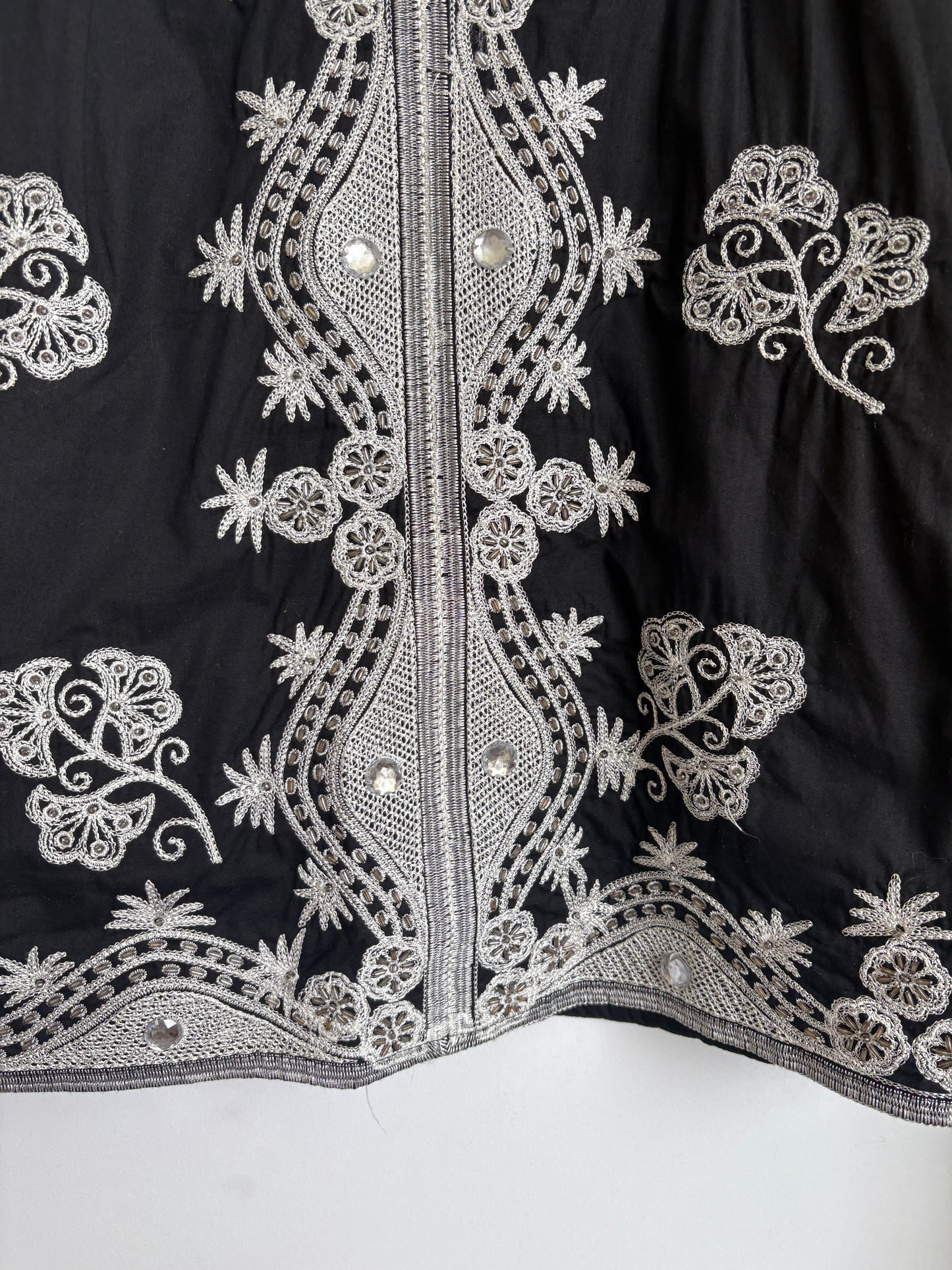 BLACK EMBELLISHED SKIRT - XS