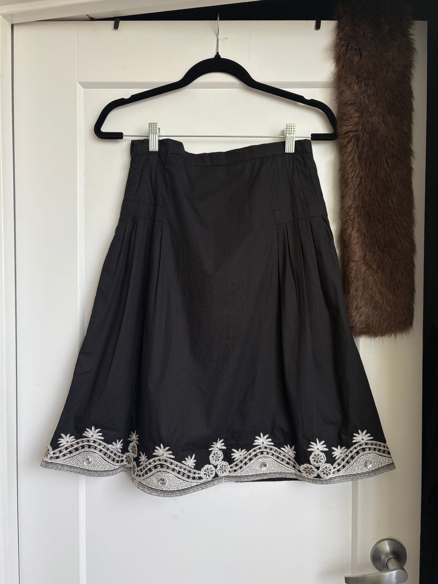 BLACK EMBELLISHED SKIRT - XS