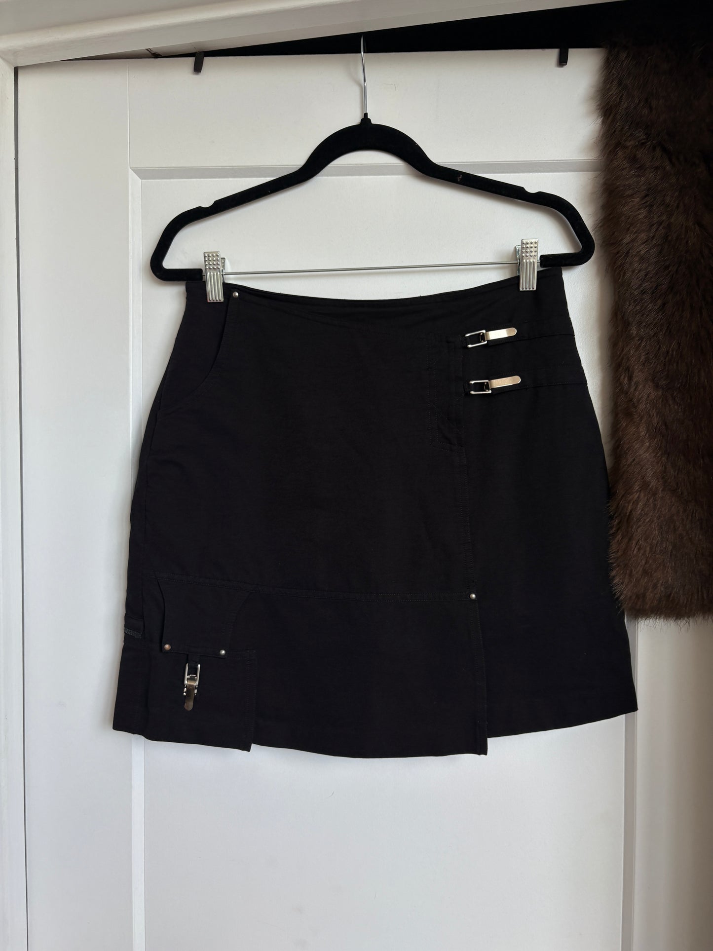 BLACK MINI SKORT WITH SILVER HARDWARE