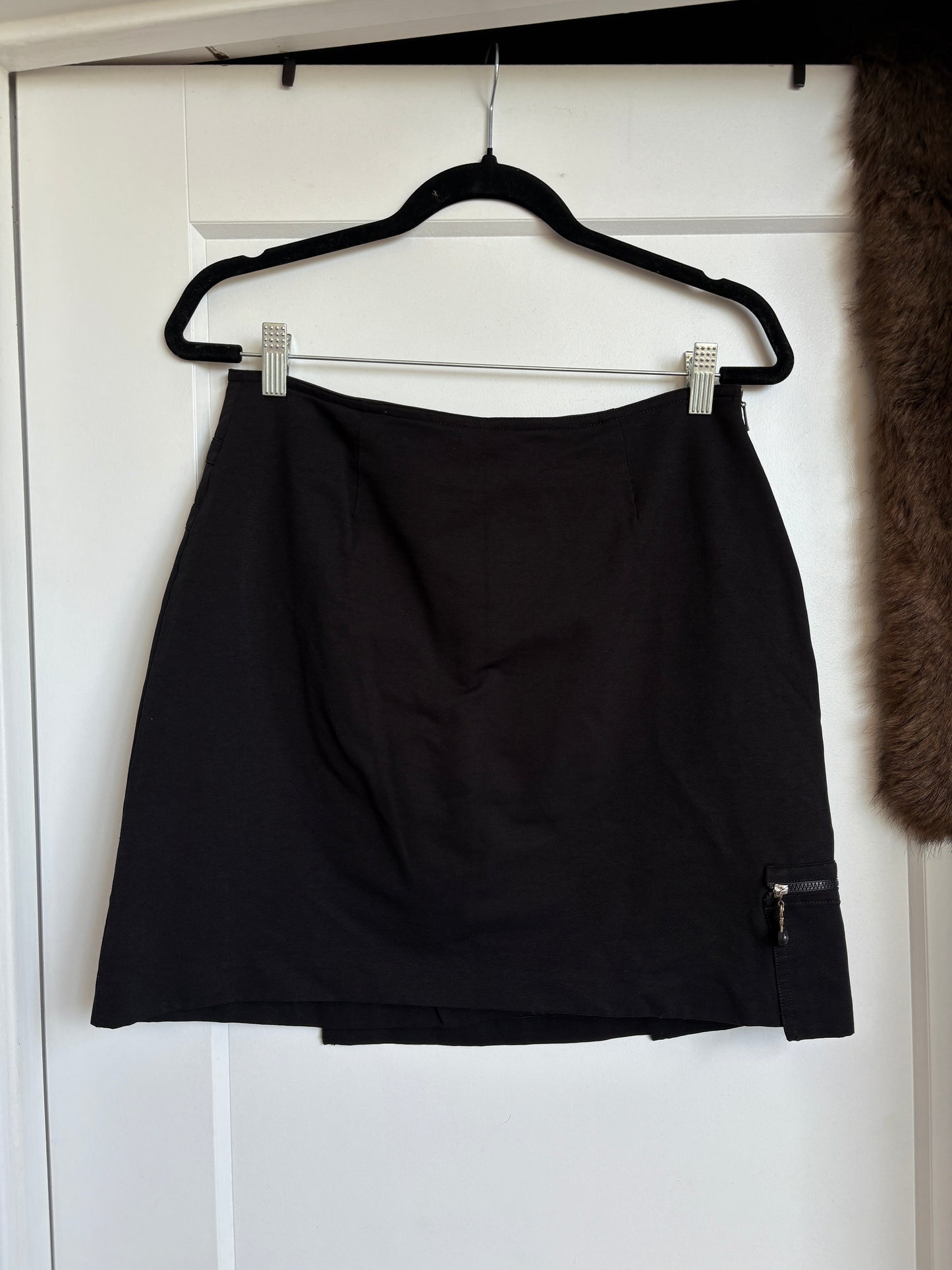 BLACK MINI SKORT WITH SILVER HARDWARE