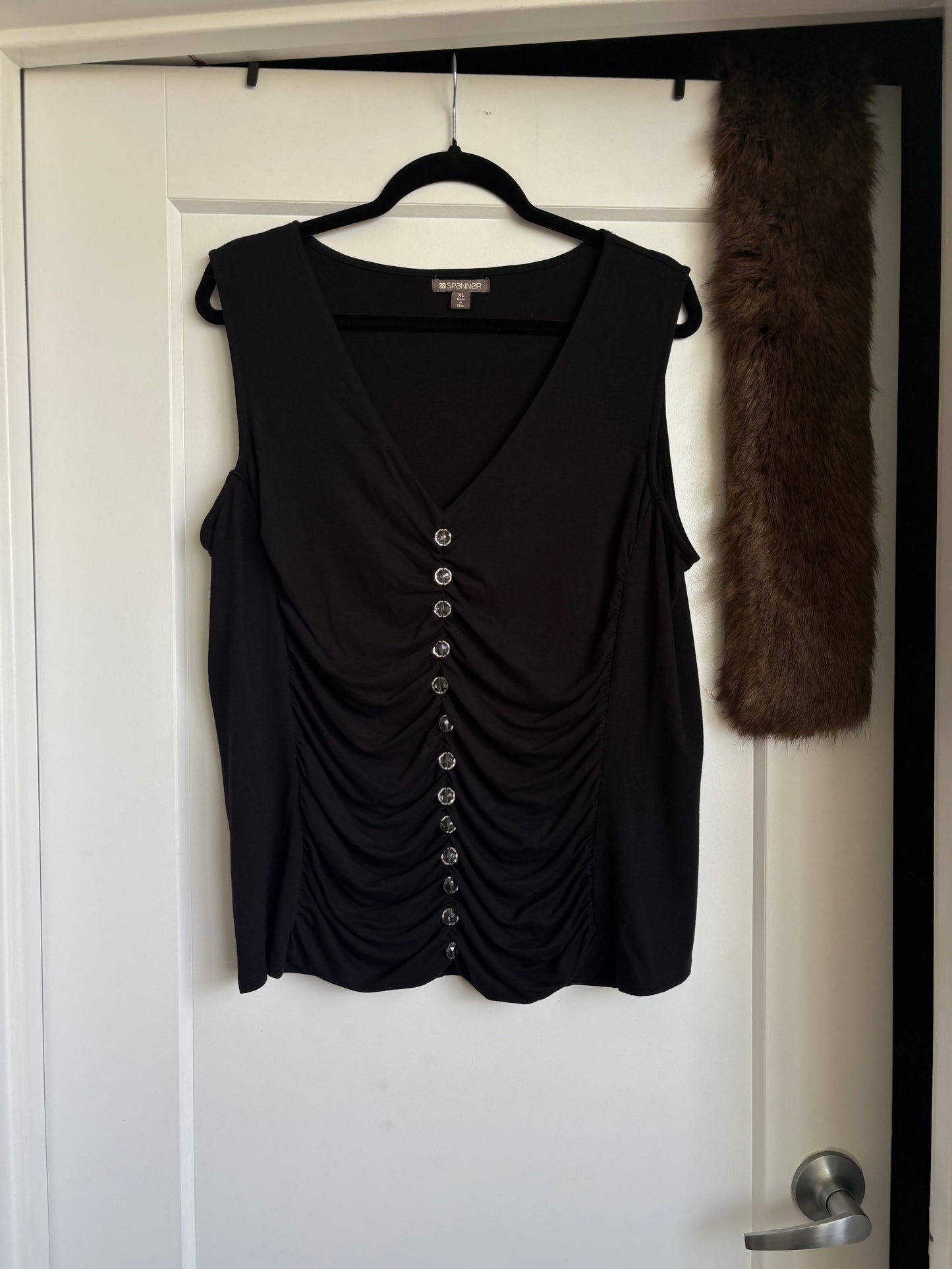 BLACK TANK WITH LARGE GEMS - XL