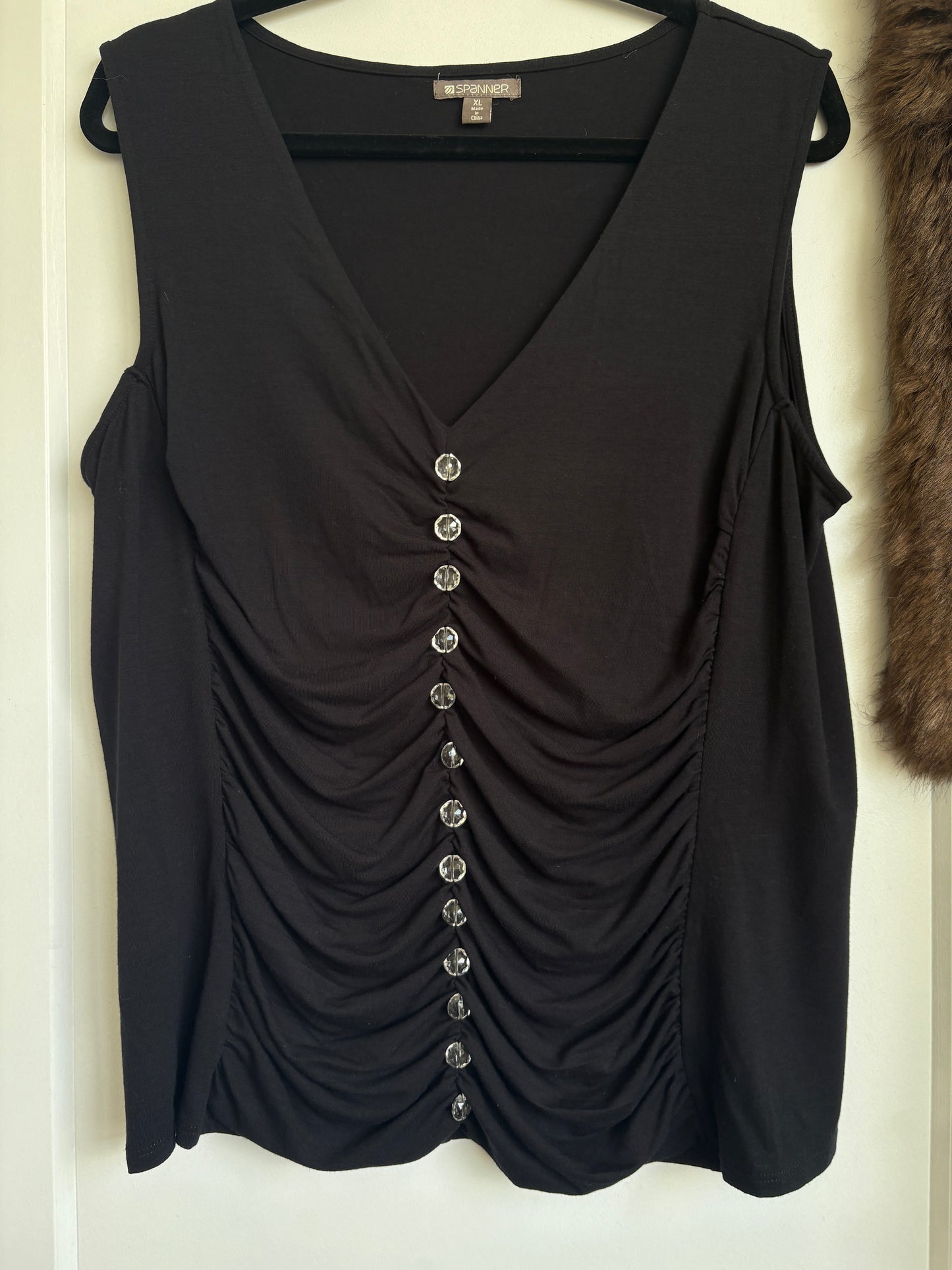 BLACK TANK WITH LARGE GEMS - XL