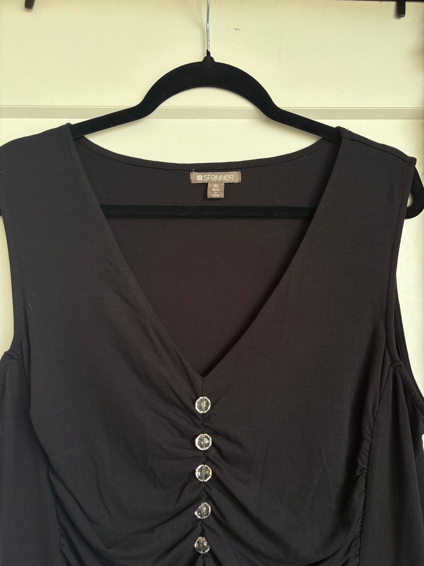BLACK TANK WITH LARGE GEMS - XL