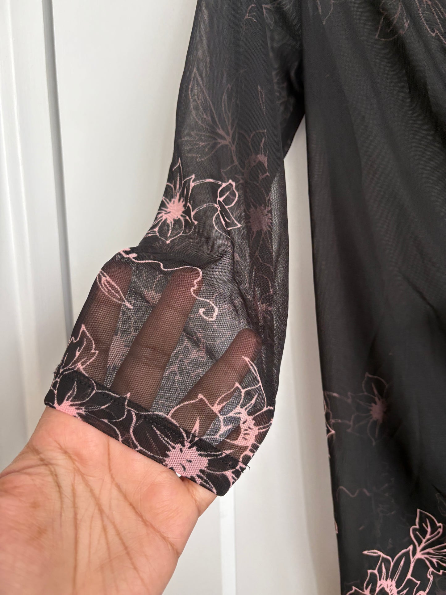 BLACK & FLORAL MESH TOP