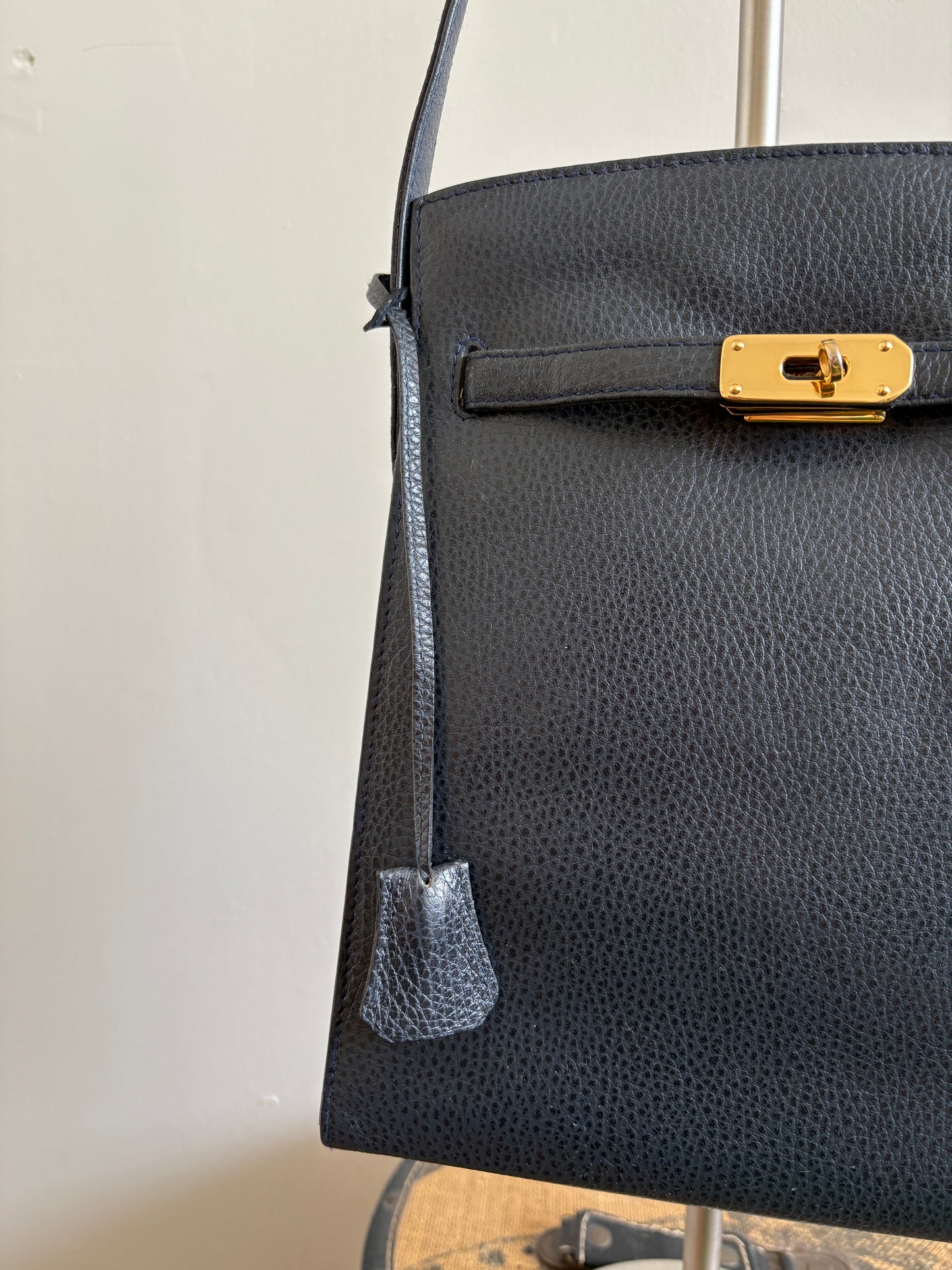 BLUE LEATHER VINTAGE BAG WITH GOLD HARDWARE
