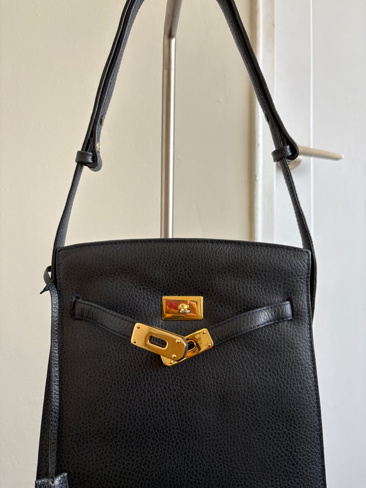 BLUE LEATHER VINTAGE BAG WITH GOLD HARDWARE