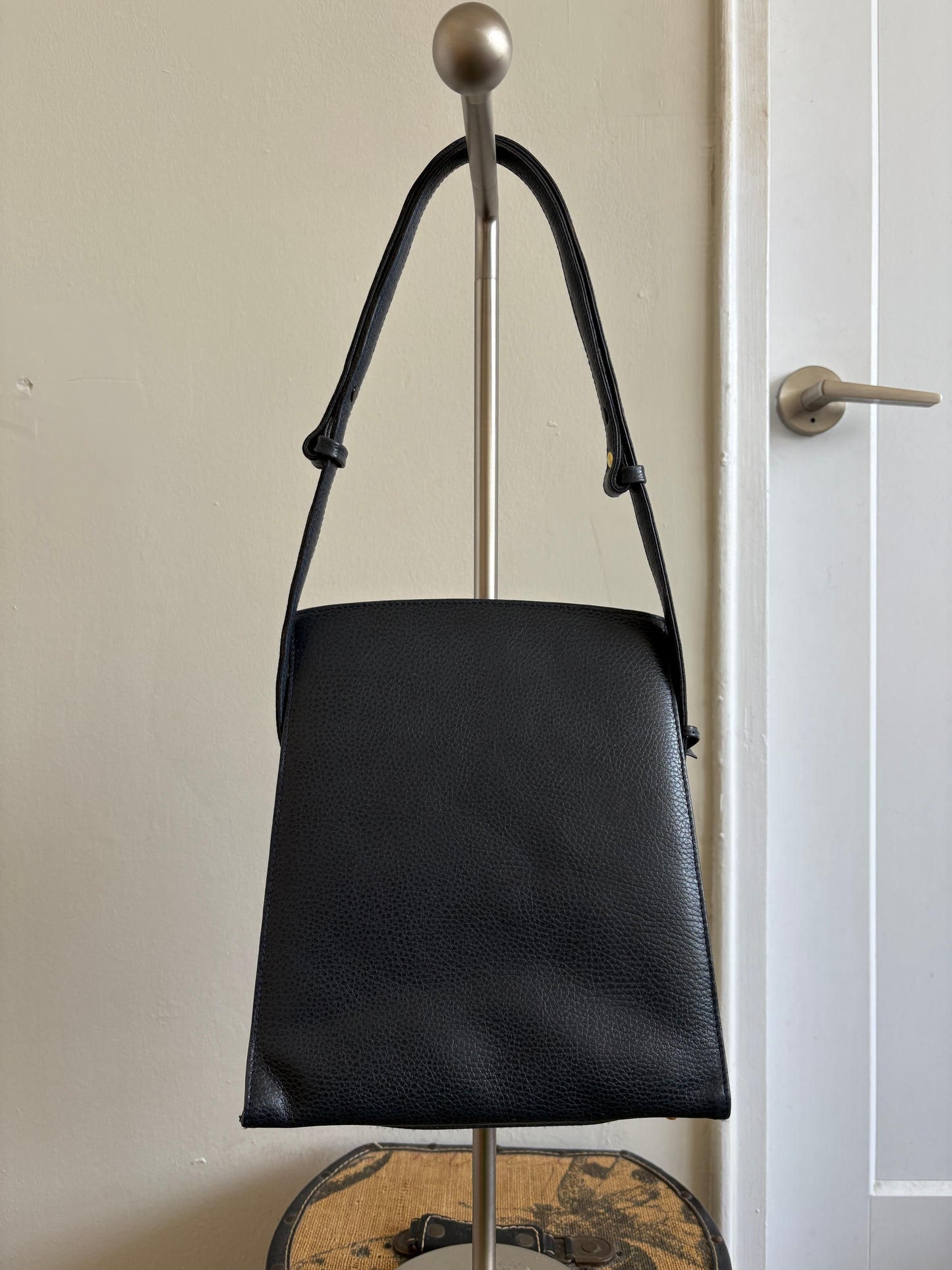 BLUE LEATHER VINTAGE BAG WITH GOLD HARDWARE