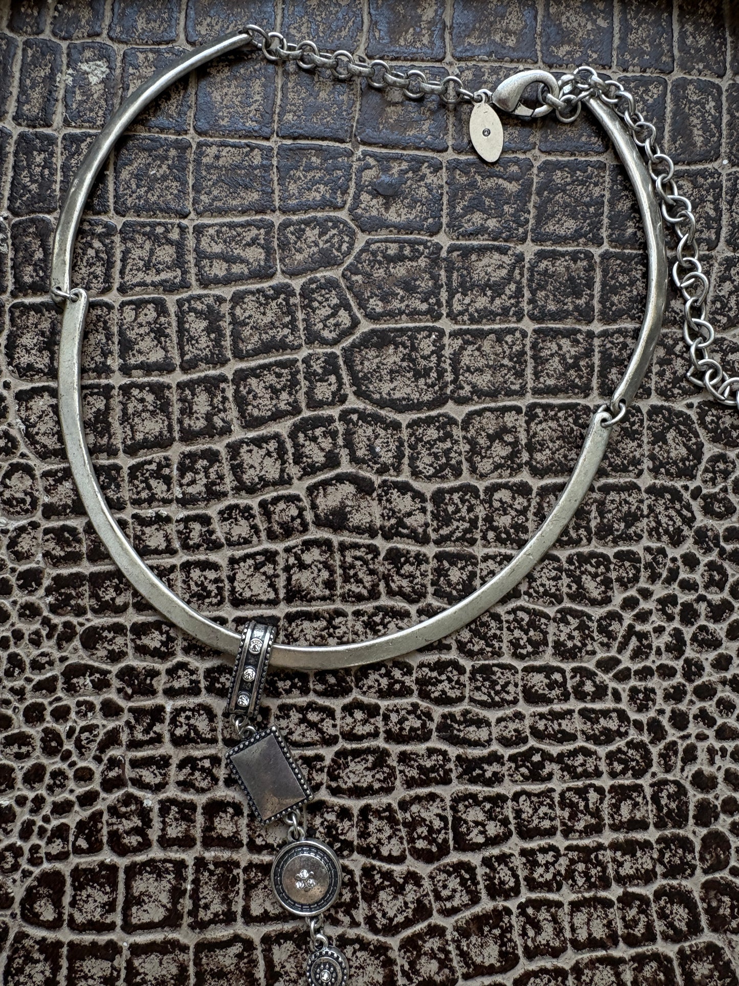 CHICO'S SILVER NECKLACE