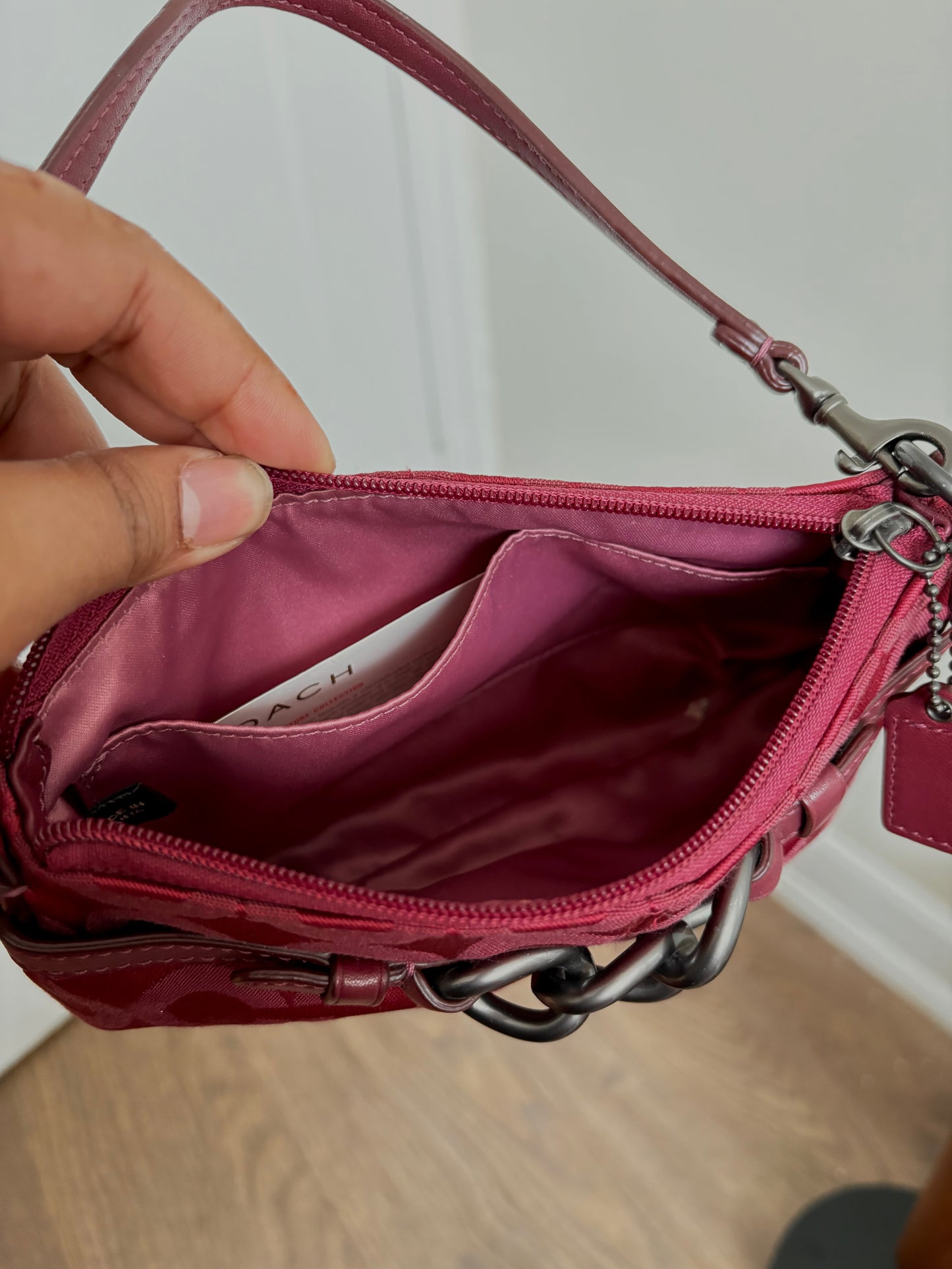 COACH SIGNATURE BURGUNDY WRISTLET/PURSE