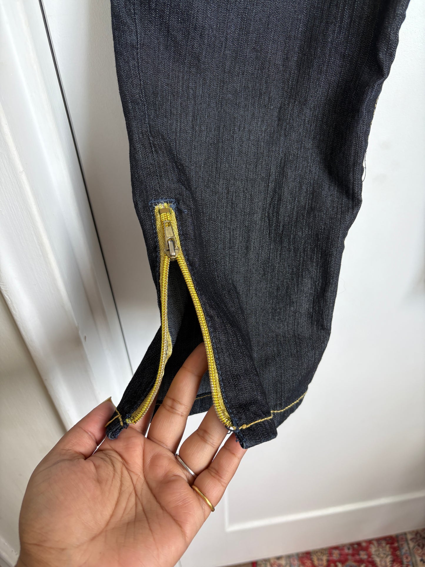 DENIM CAPRI PANTS