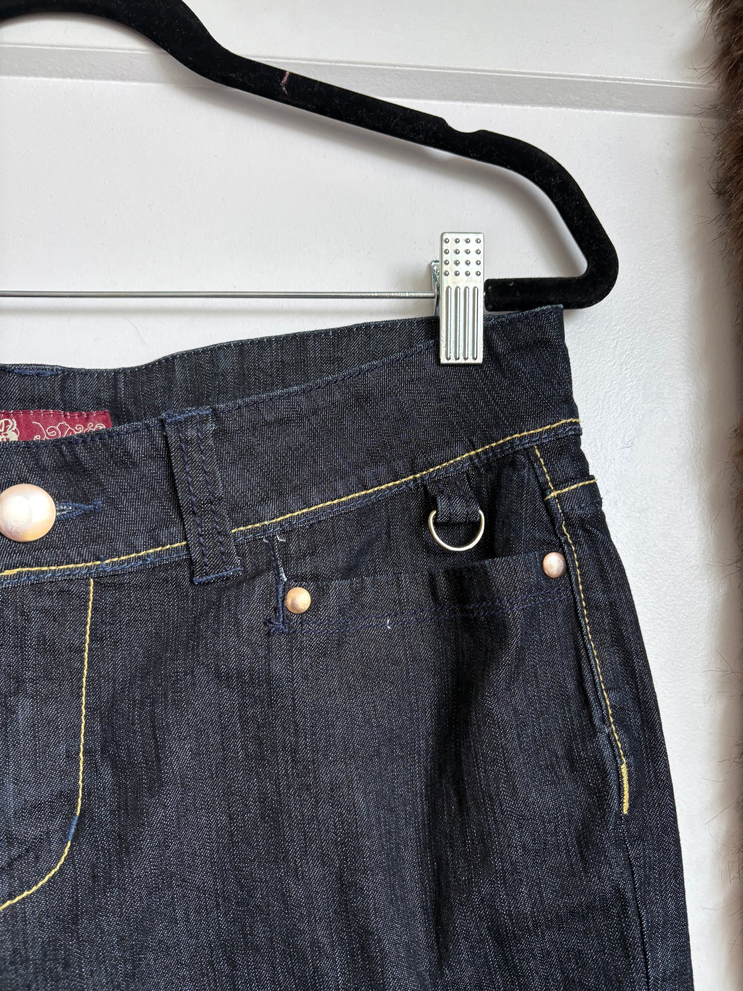 DENIM CAPRI PANTS