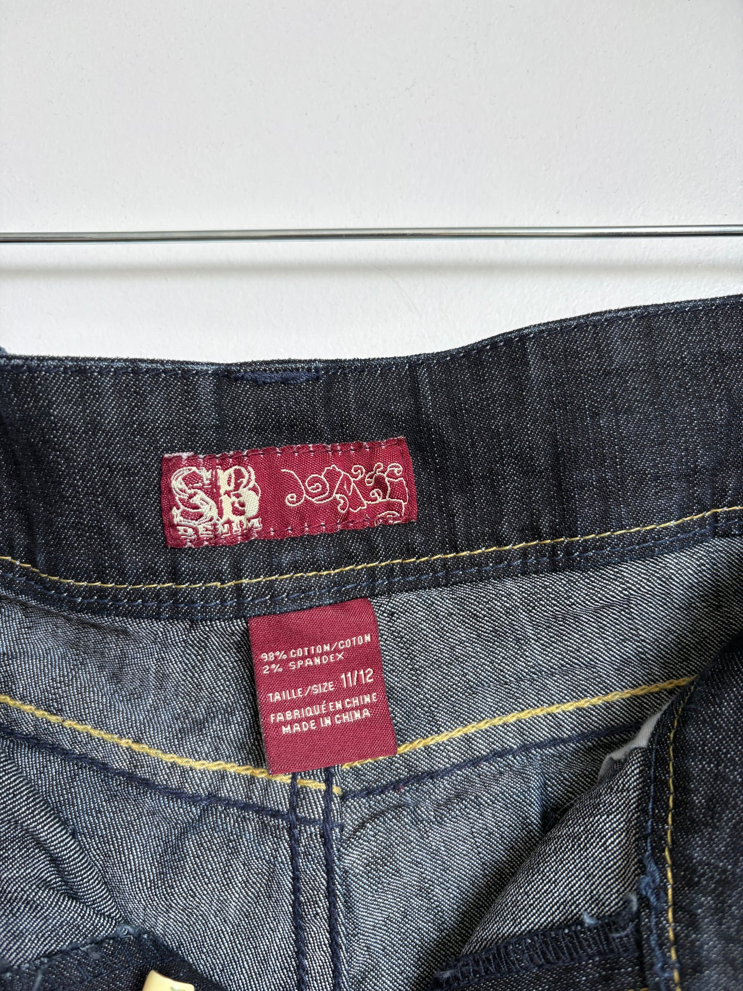 DENIM CAPRI PANTS