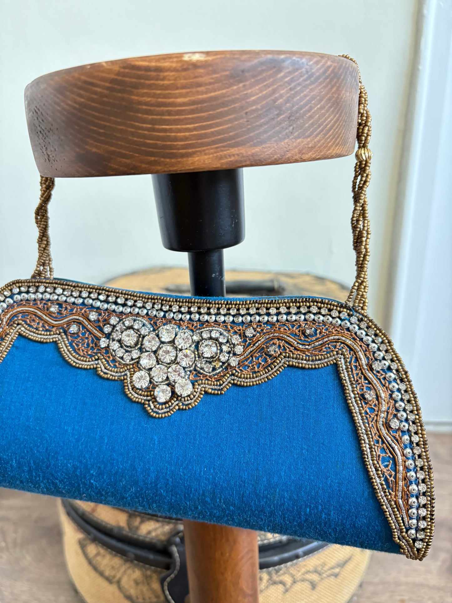 EMBROIDERED CLUTCH BAG
