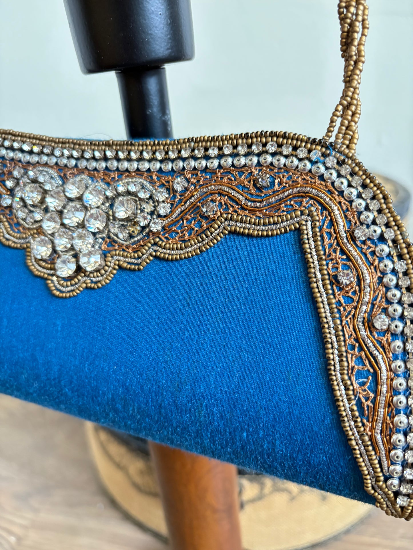 EMBROIDERED CLUTCH BAG