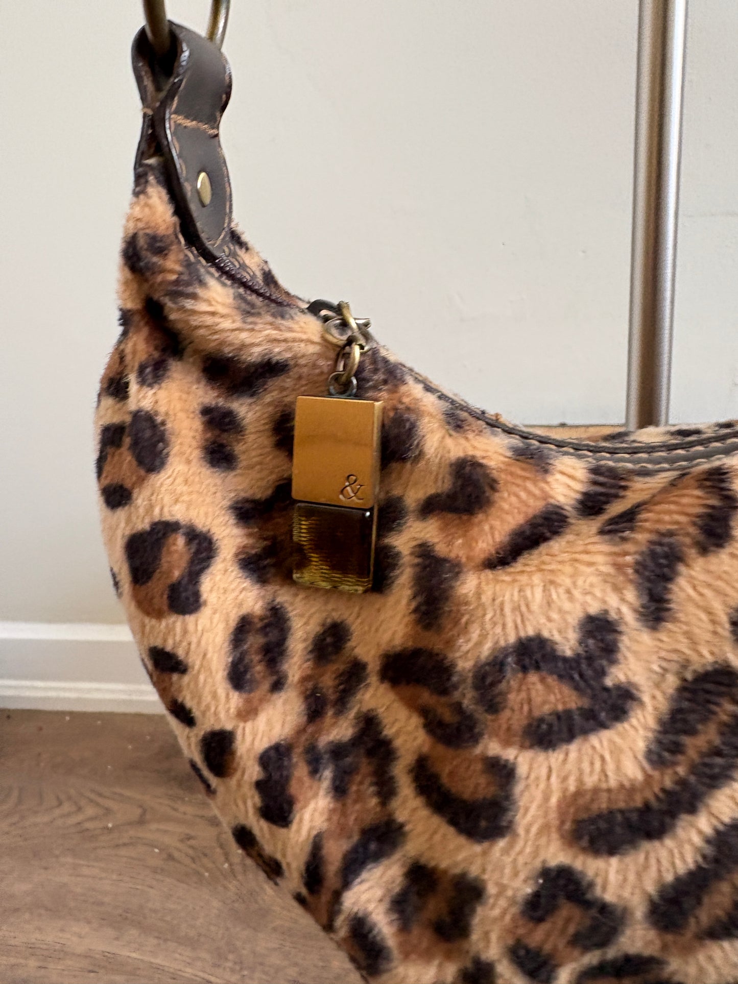 FRANKIE & JOHNNIE ANIMAL FUR SHOULDER BAG