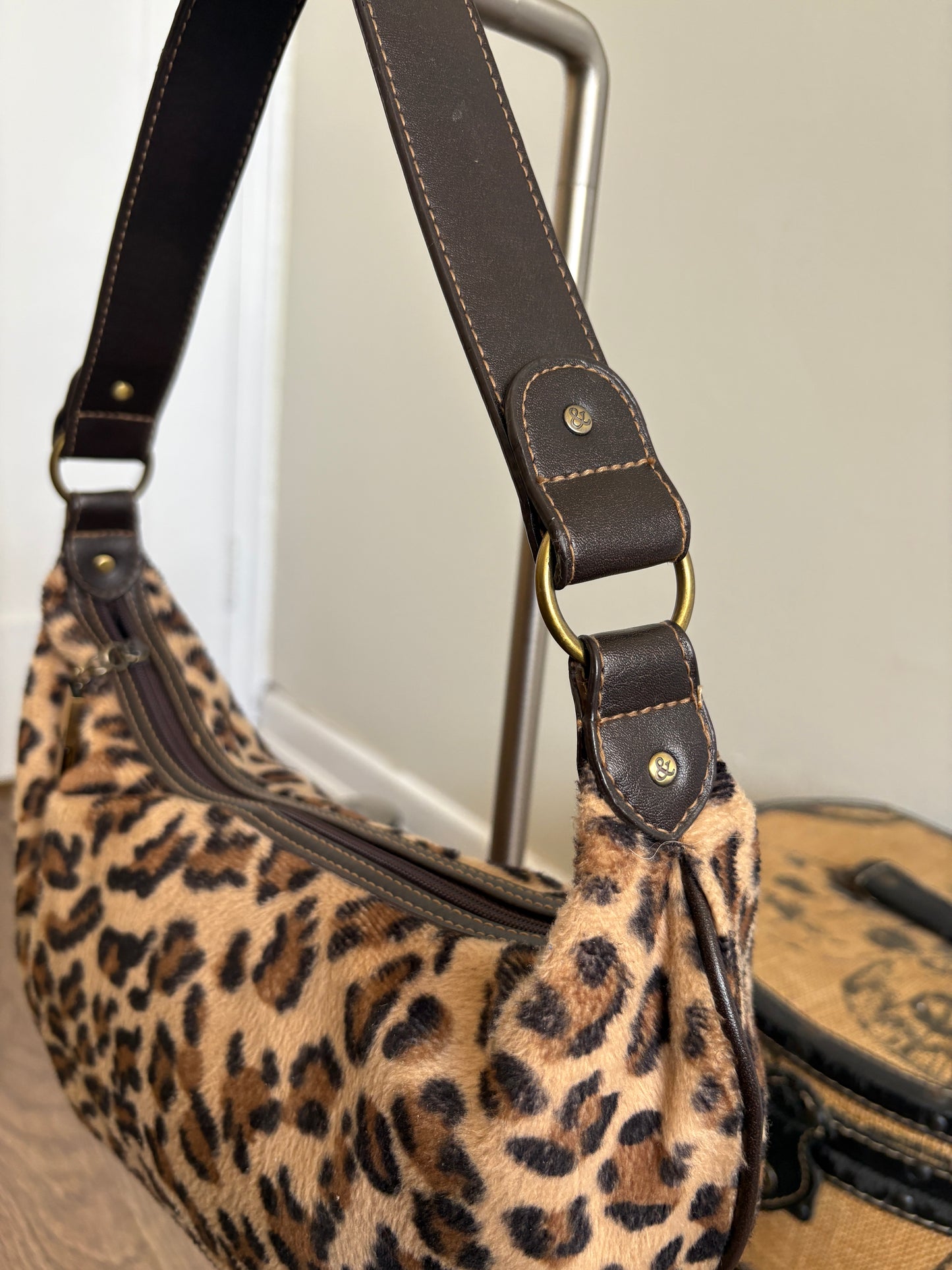 FRANKIE & JOHNNIE ANIMAL FUR SHOULDER BAG