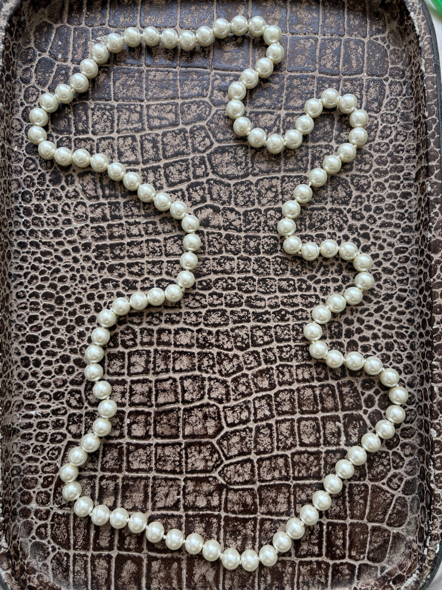 FRESHWATER PEARL NECKLACE