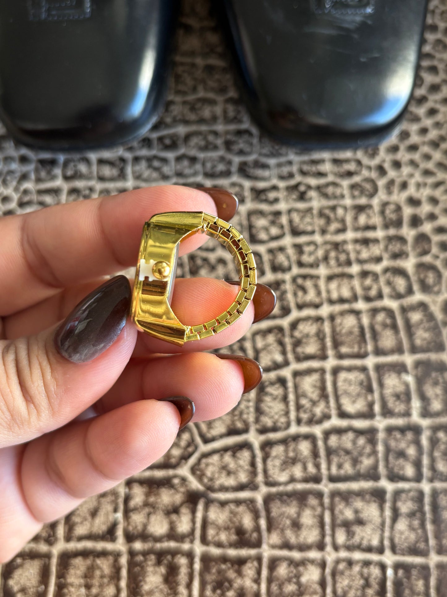 GOLD RING WATCH