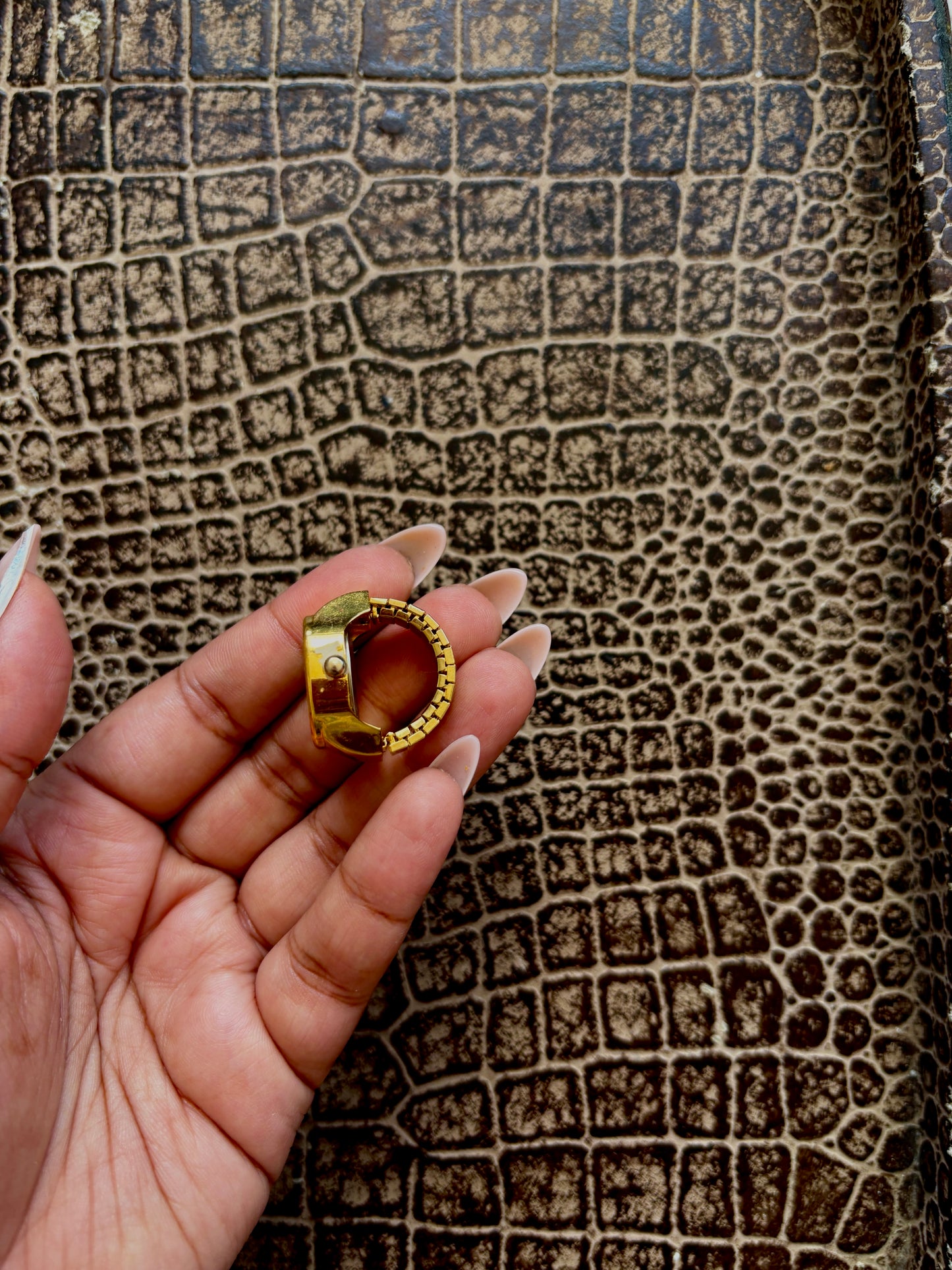 GOLD WATCH RING