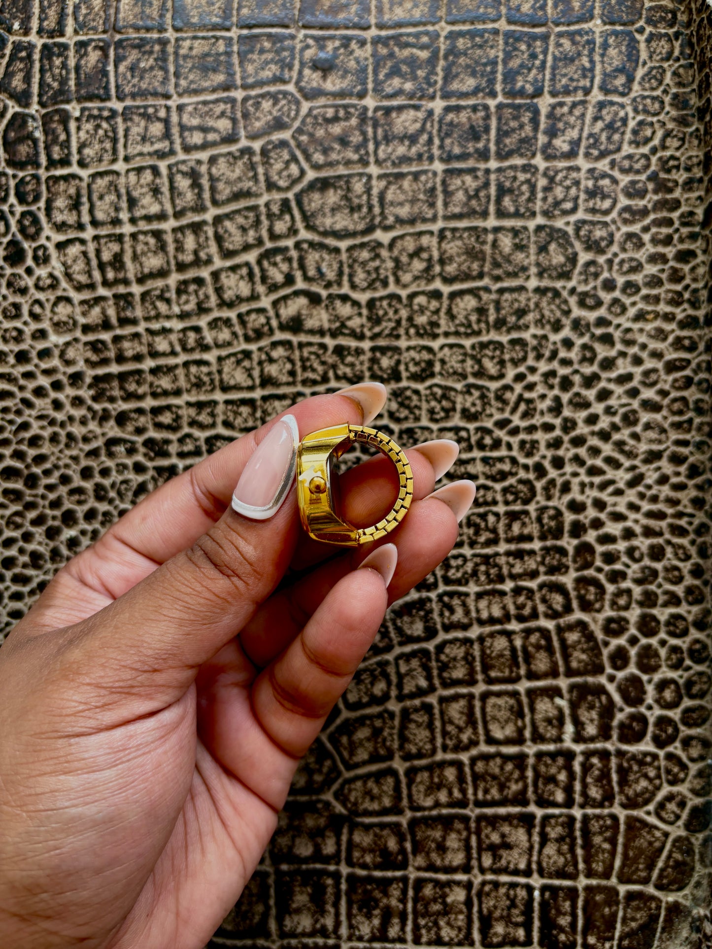 GOLD WATCH RING