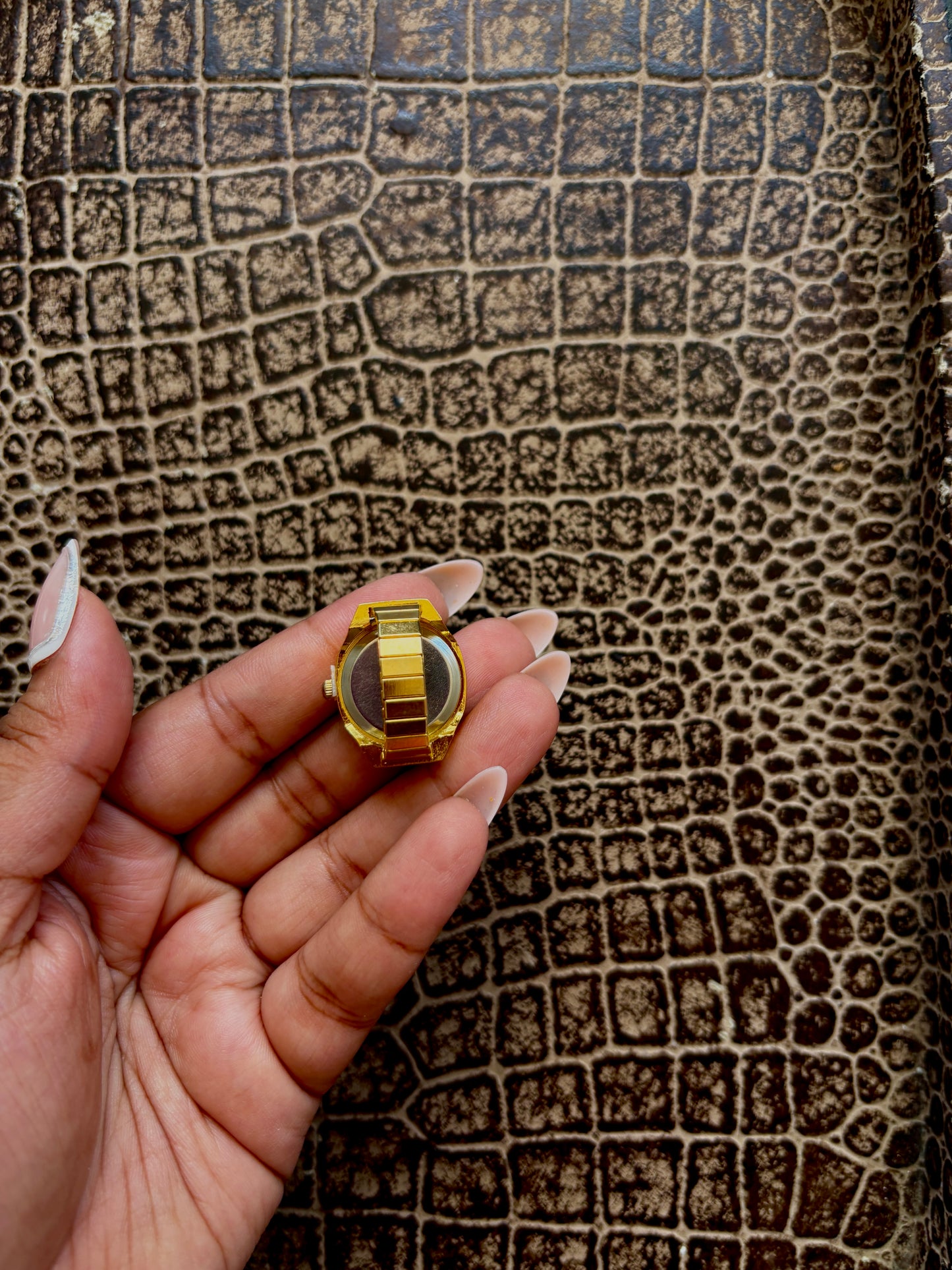 GOLD WATCH RING