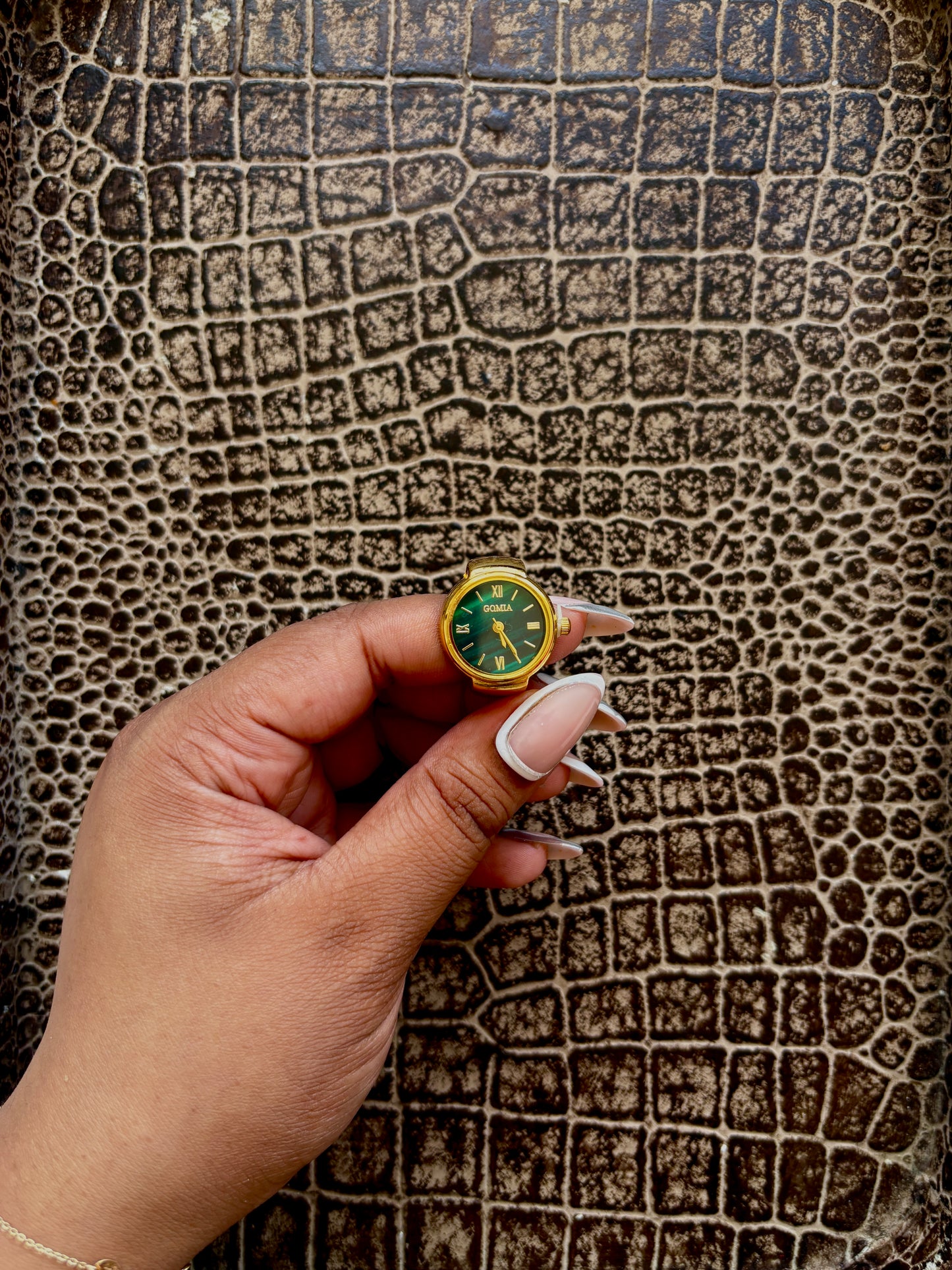 GOLD WATCH RING