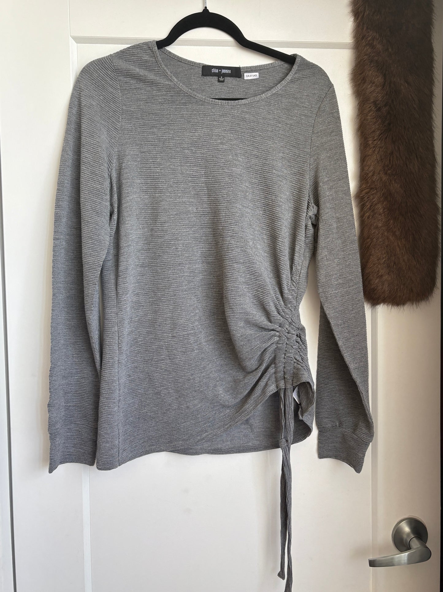 GREY LIGHT SWEATER