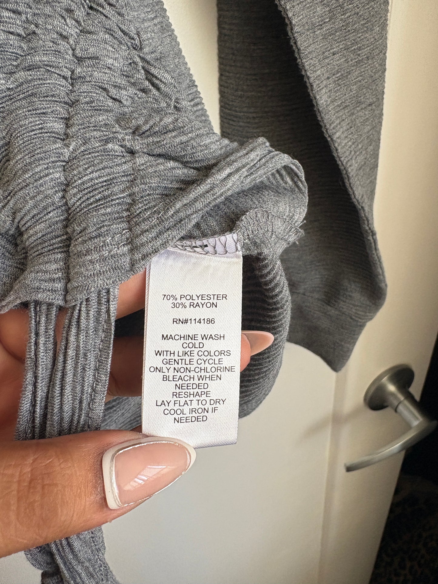 GREY LIGHT SWEATER