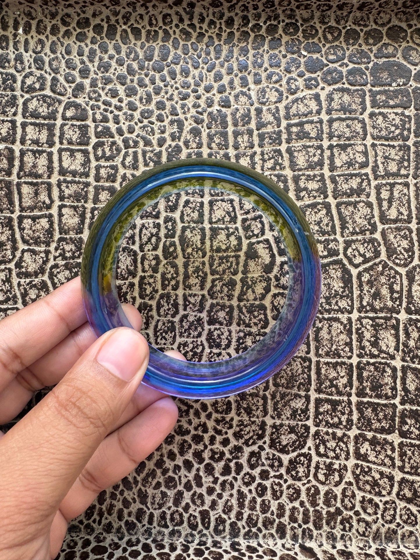 VINTAGE PLASTIC BANGLE