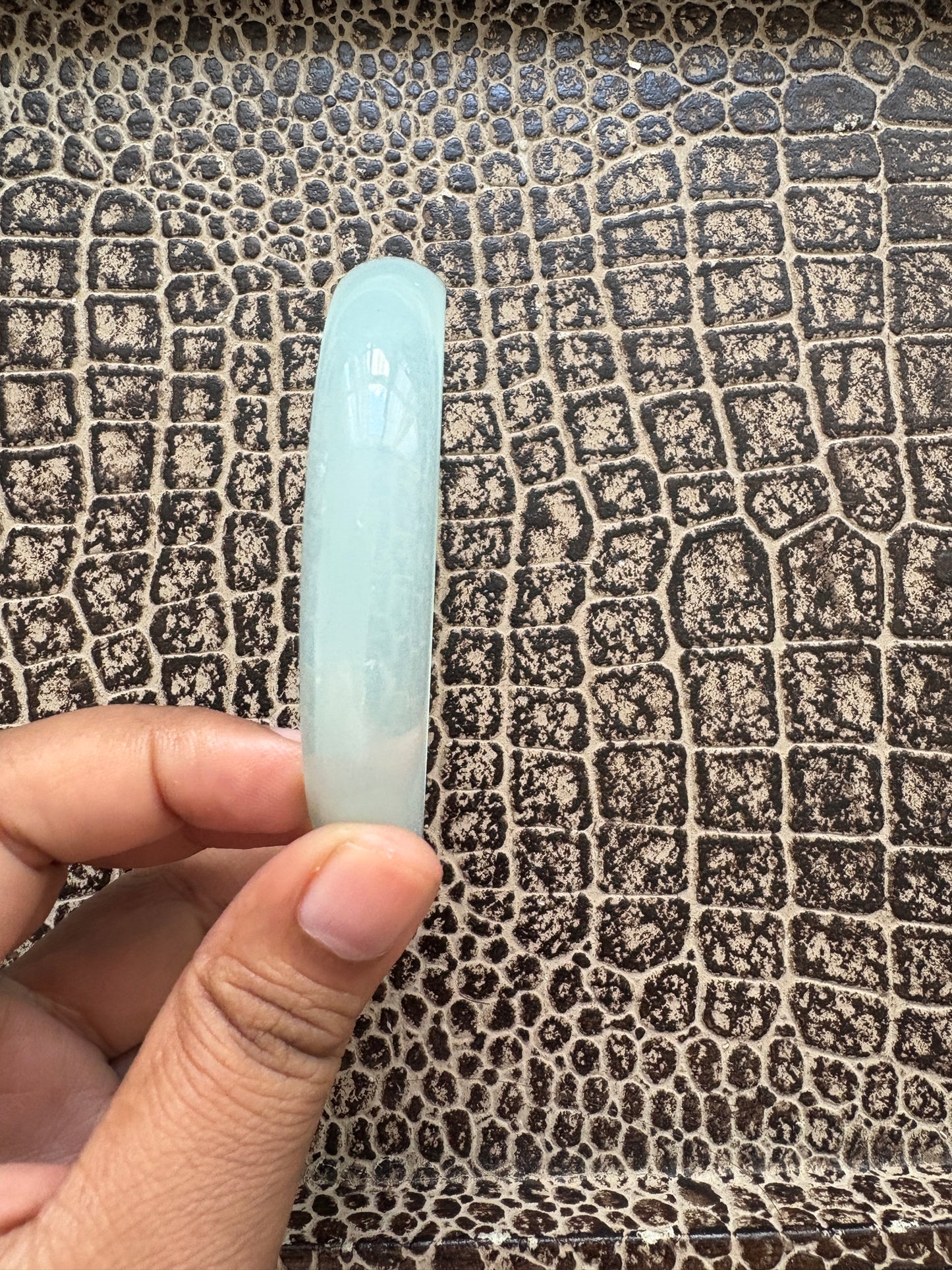 PLASTIC VINTAGE BANGLE