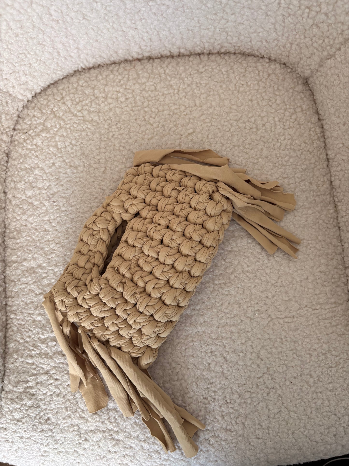 SANDY FRINGE CROCHET CLUTCH