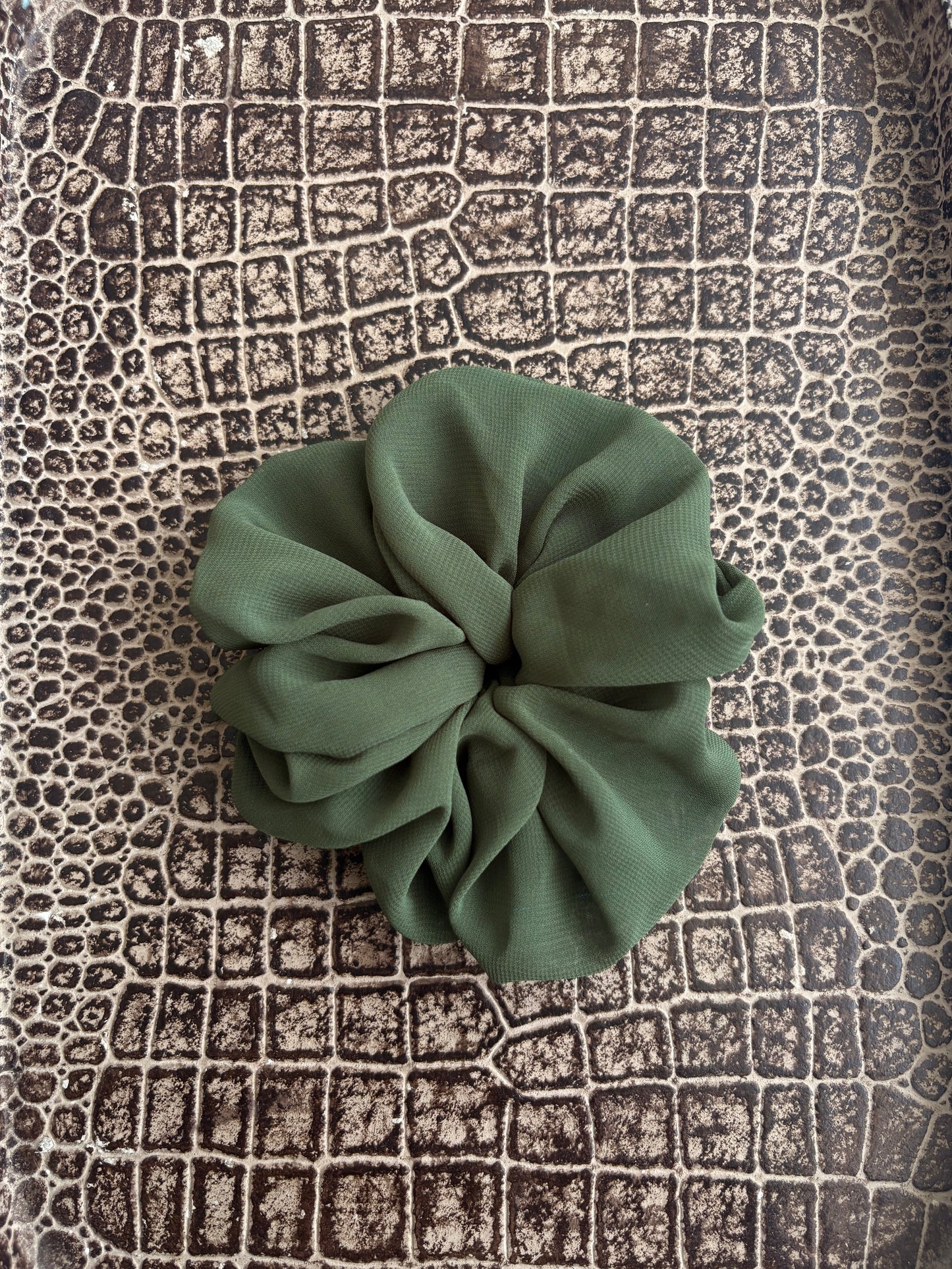 FOREST GREEN SCRUNCHIE