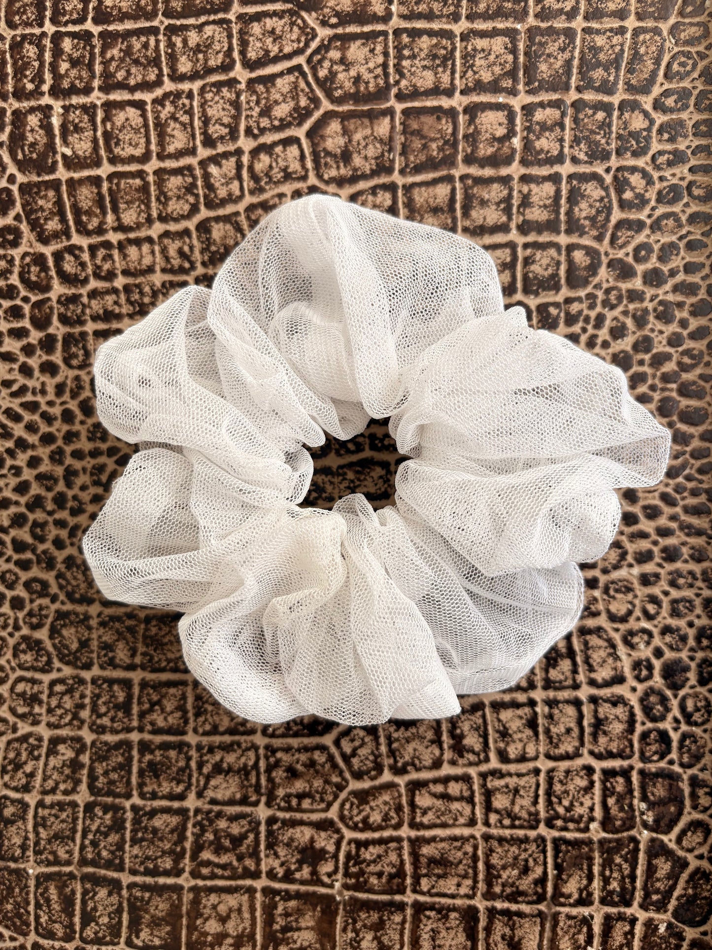MESH SCRUNCHIE