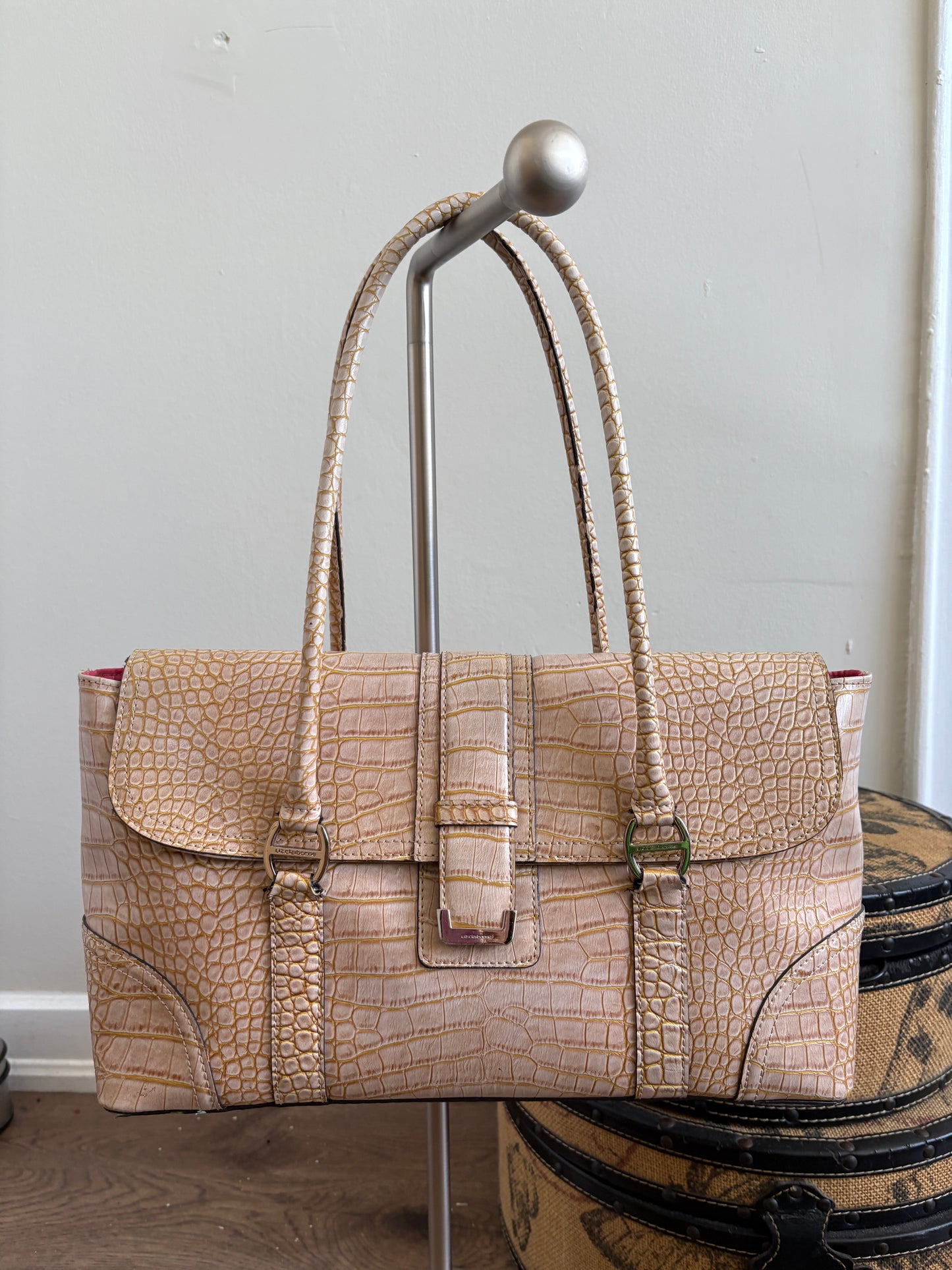 LIZ CLAIBOURNE CROC SHOULDER BAG