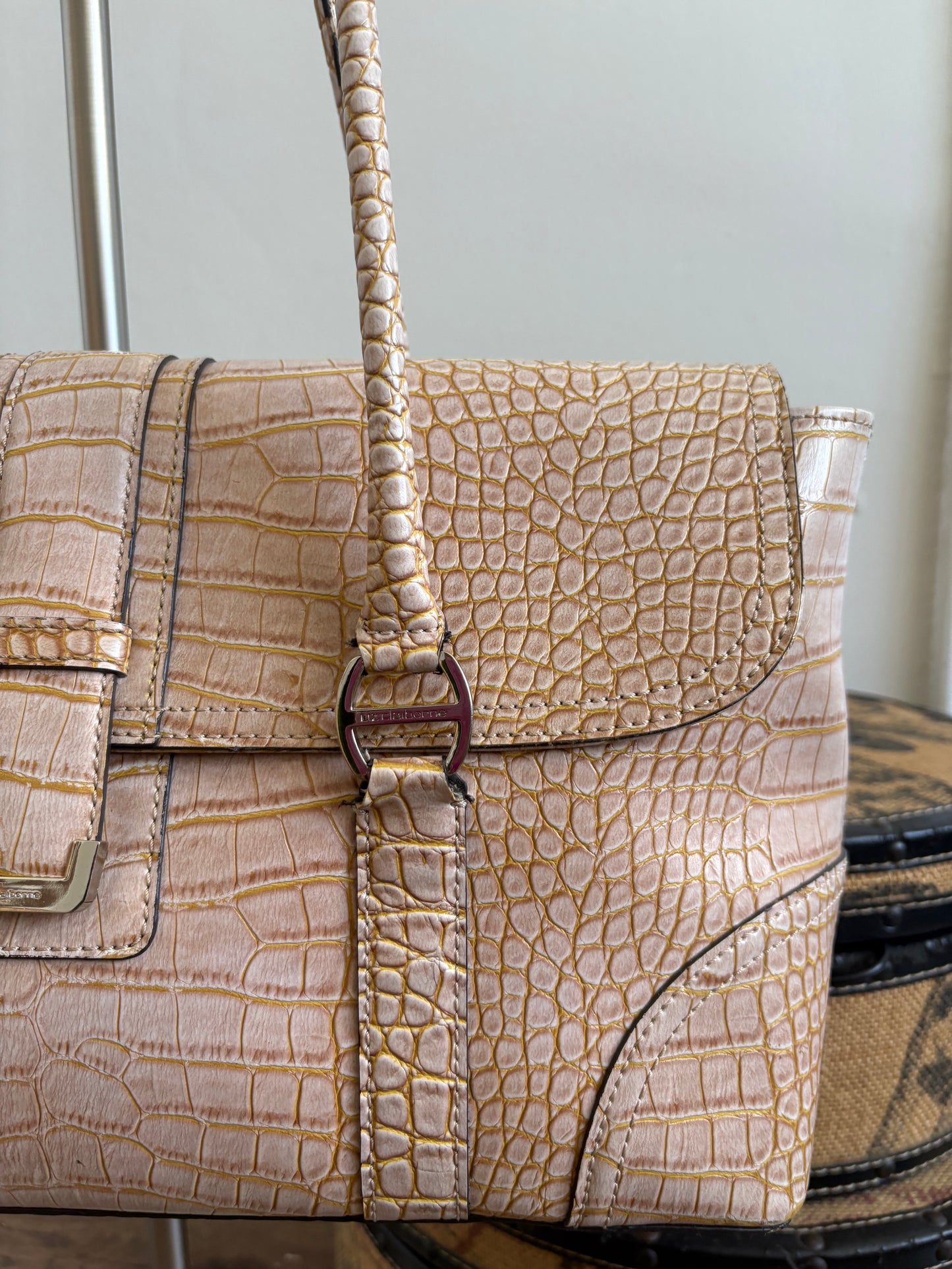 LIZ CLAIBOURNE CROC SHOULDER BAG