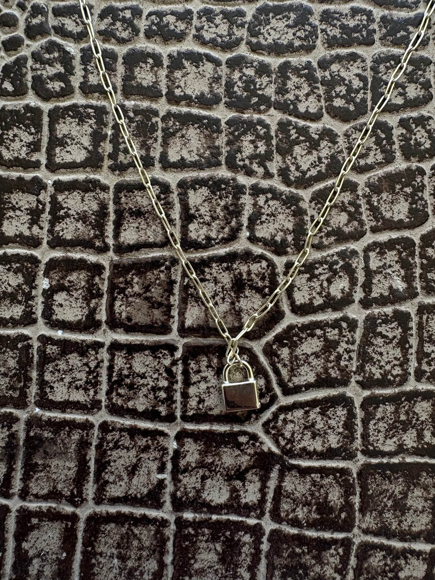 MINI LOCK NECKLACE