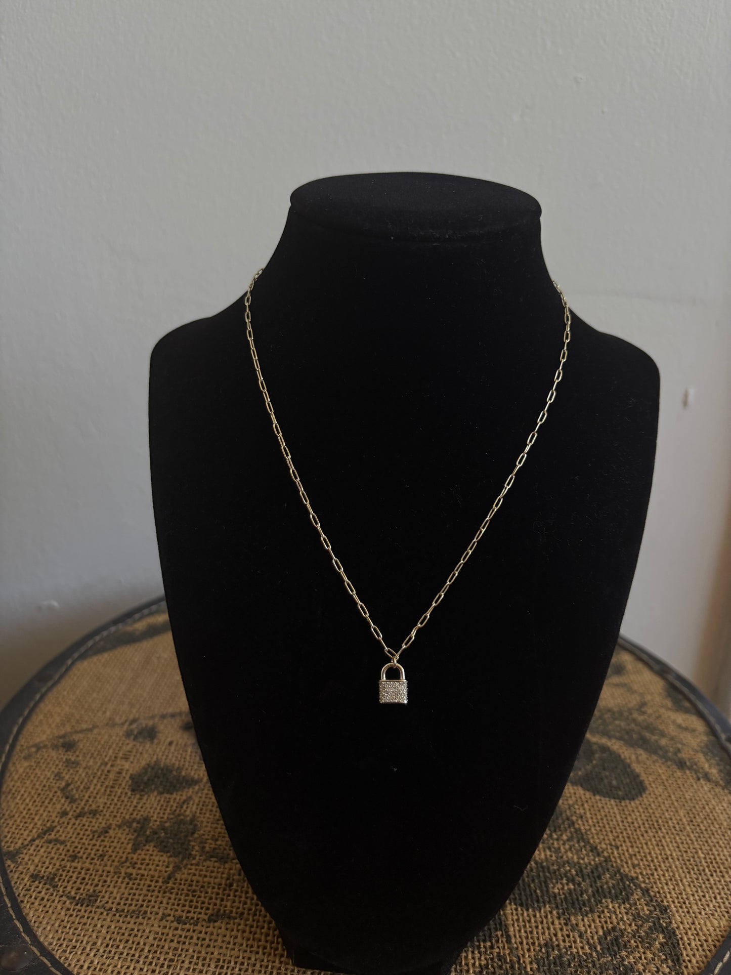MINI LOCK NECKLACE