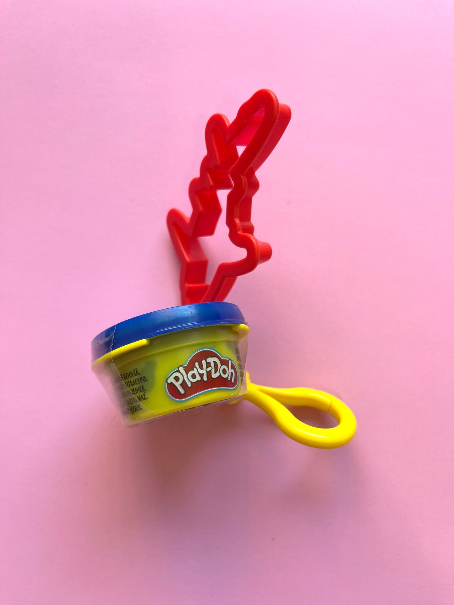 PLAY-DOH CLIP ON KEYCHAIN WITH CUTTER