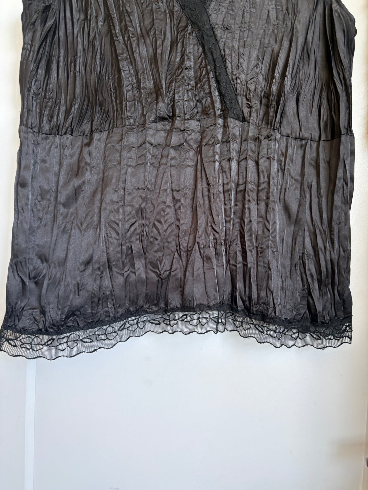 SILK BLACK SUMMER TOP WITH LACE