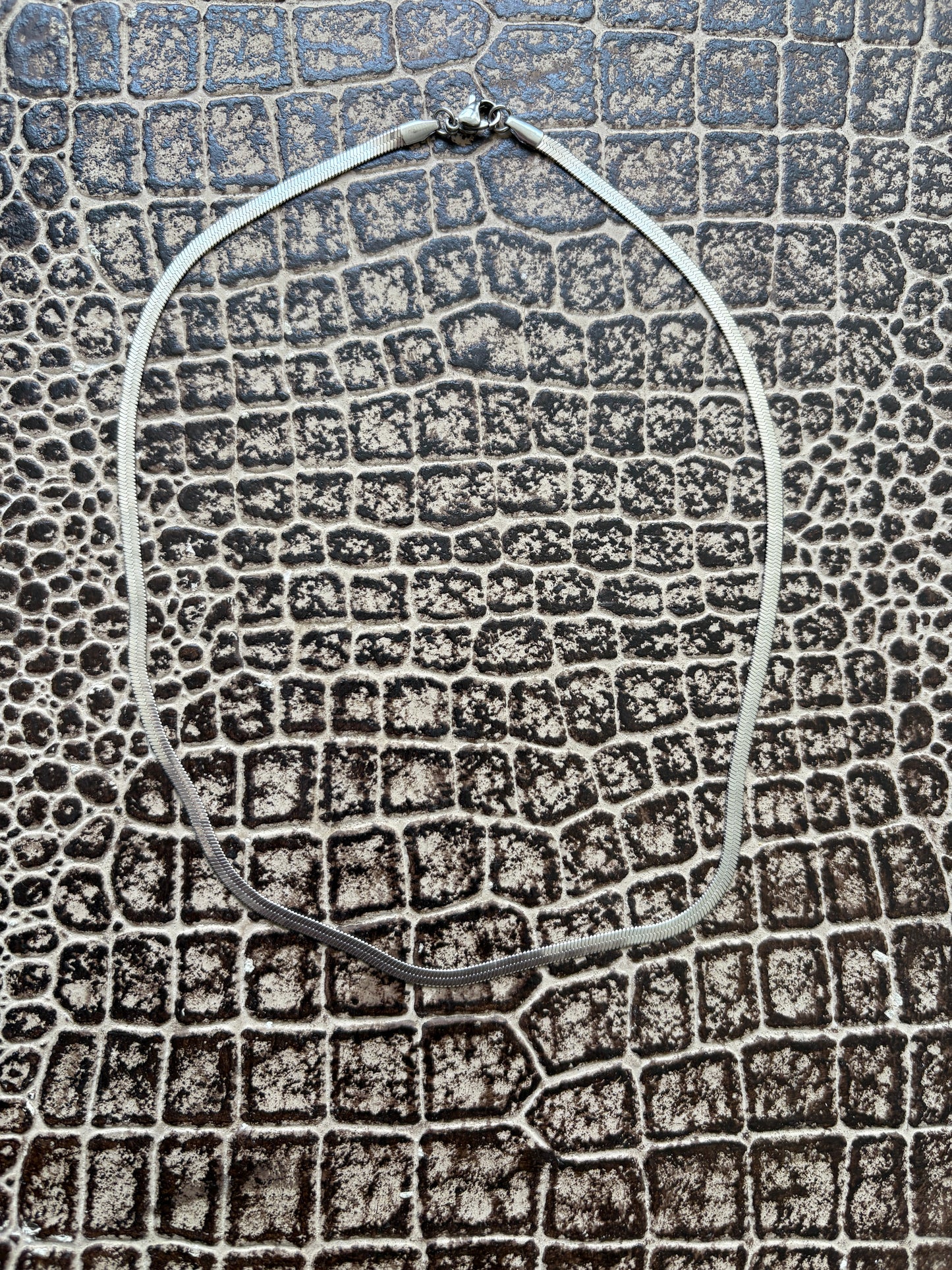 SILVER NECKLACE