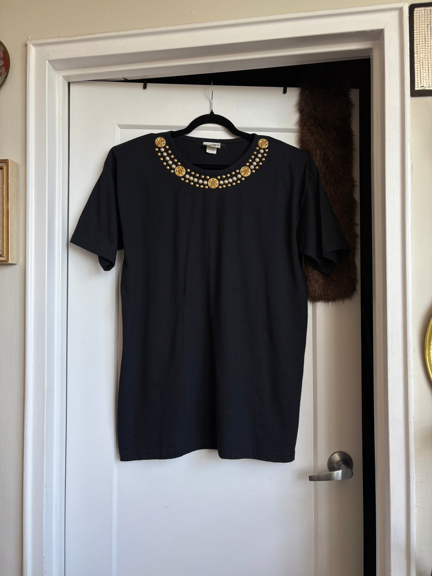 T-SHIRT WITH EMBELLISHED NECK