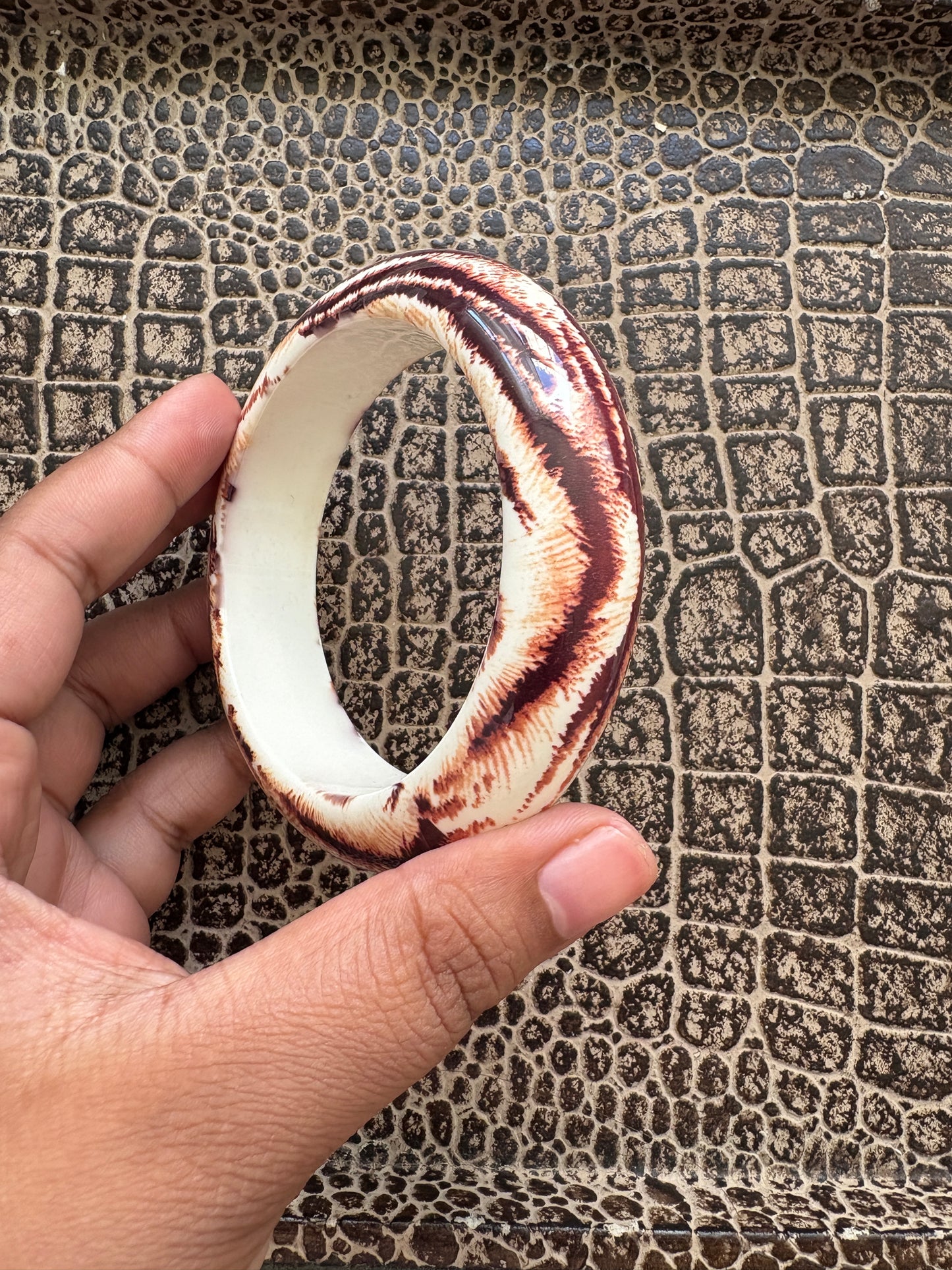 VINTAGE ANIMAL PRINT BANGLE