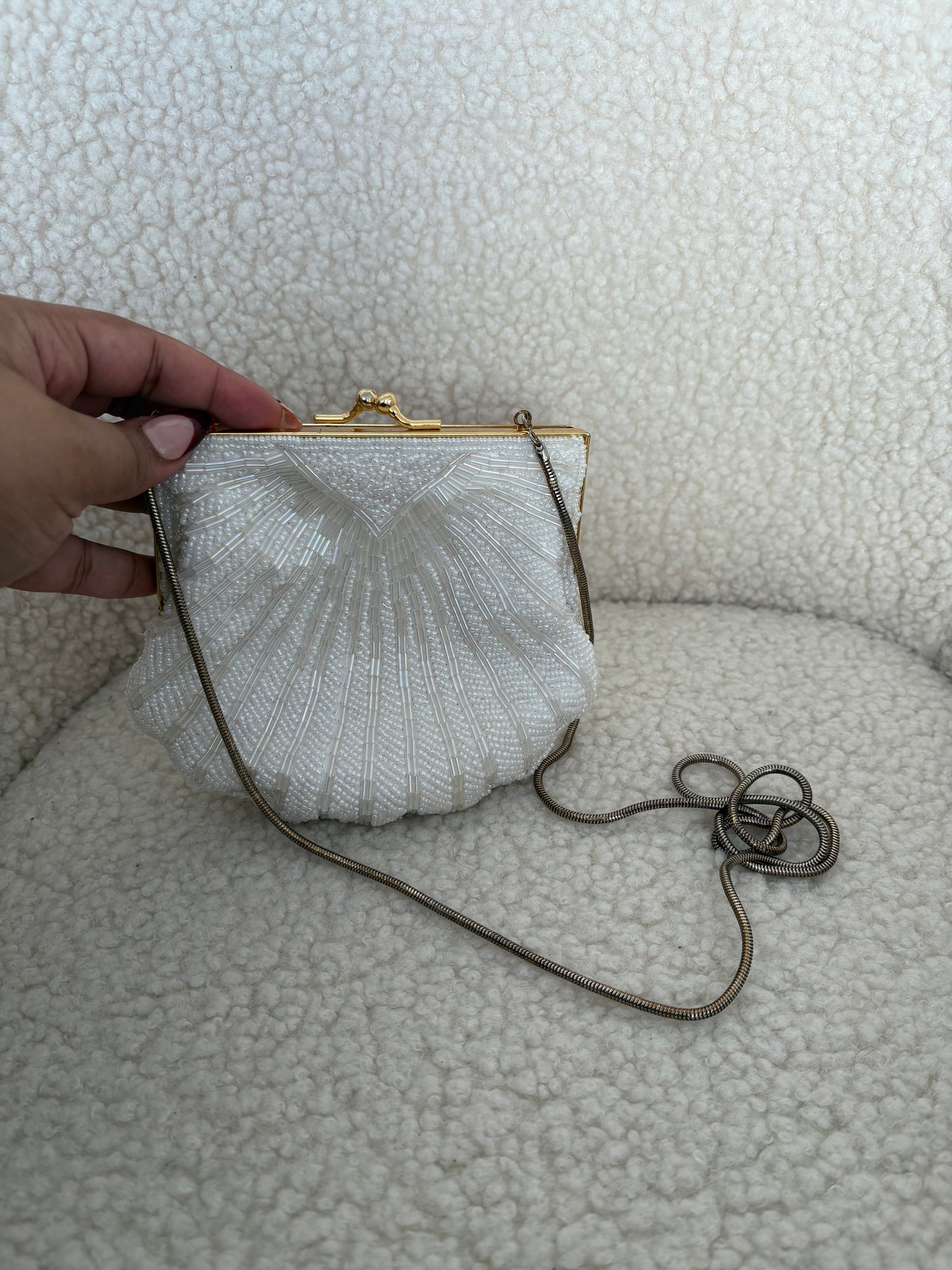 VINTAGE CAROLYNE BARTON SHELL CLUTCH