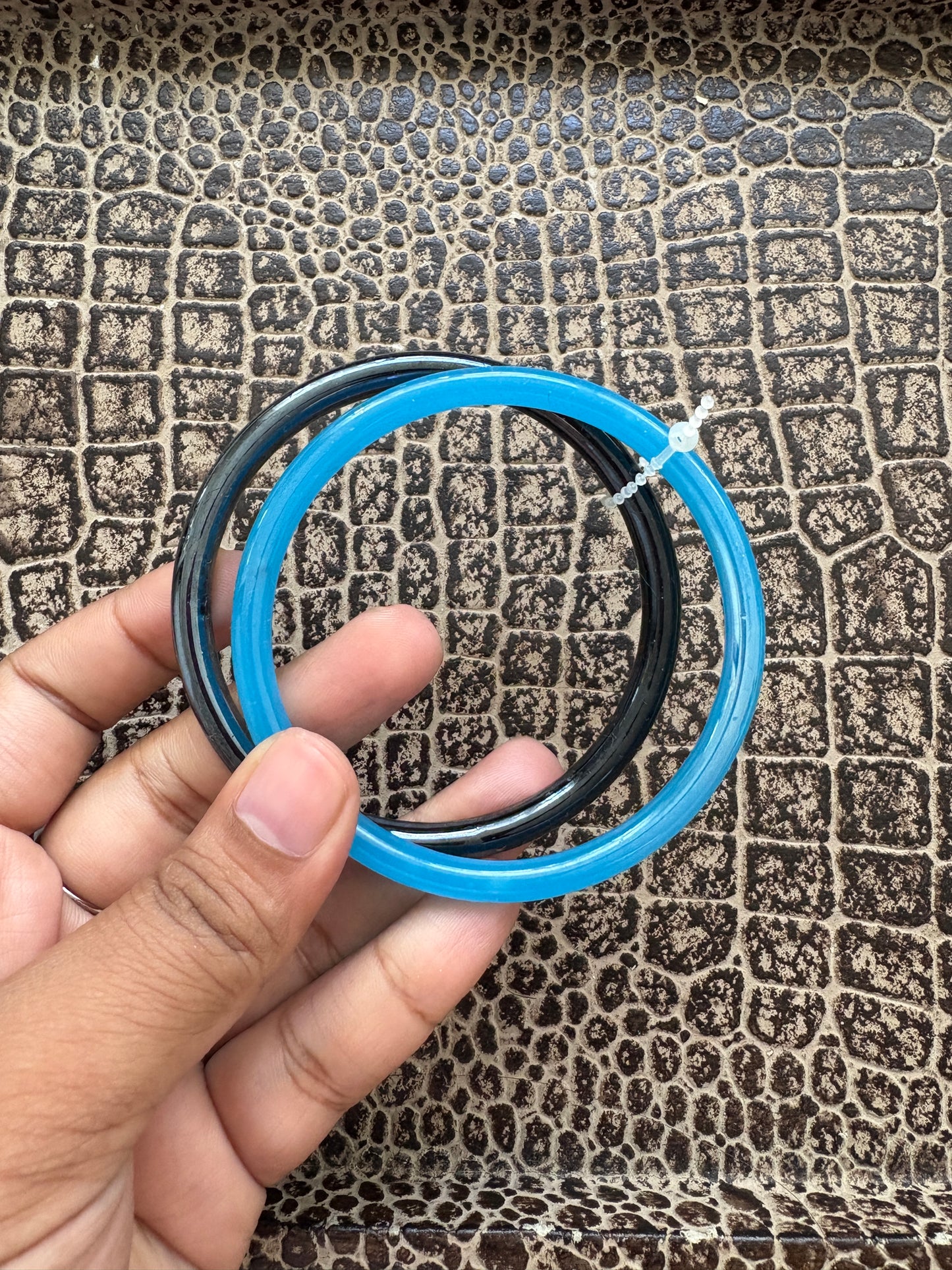 VINTAGE GLASS BANGLE SET