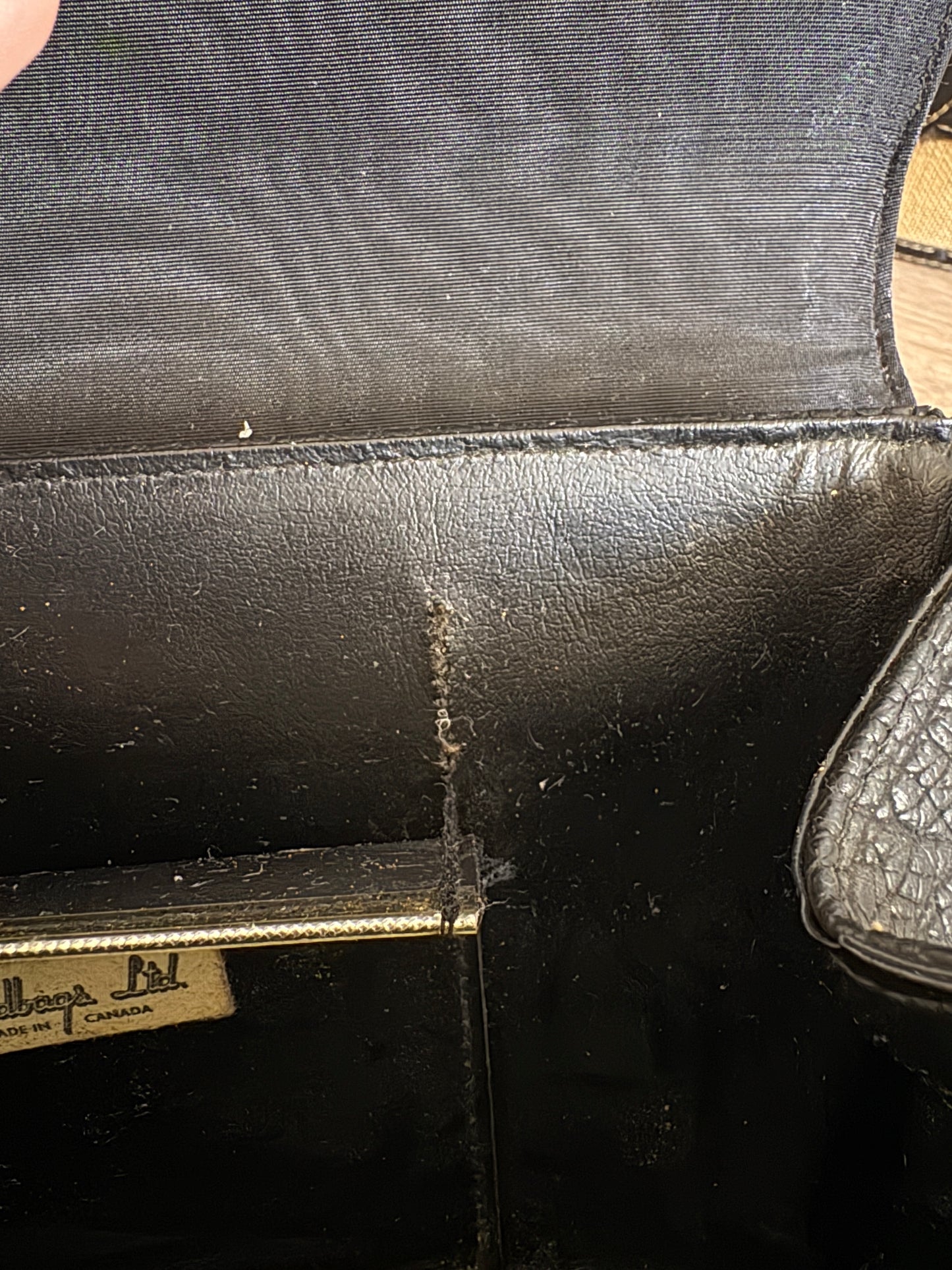 VINTAGE LEATHER SHOULDER BAG